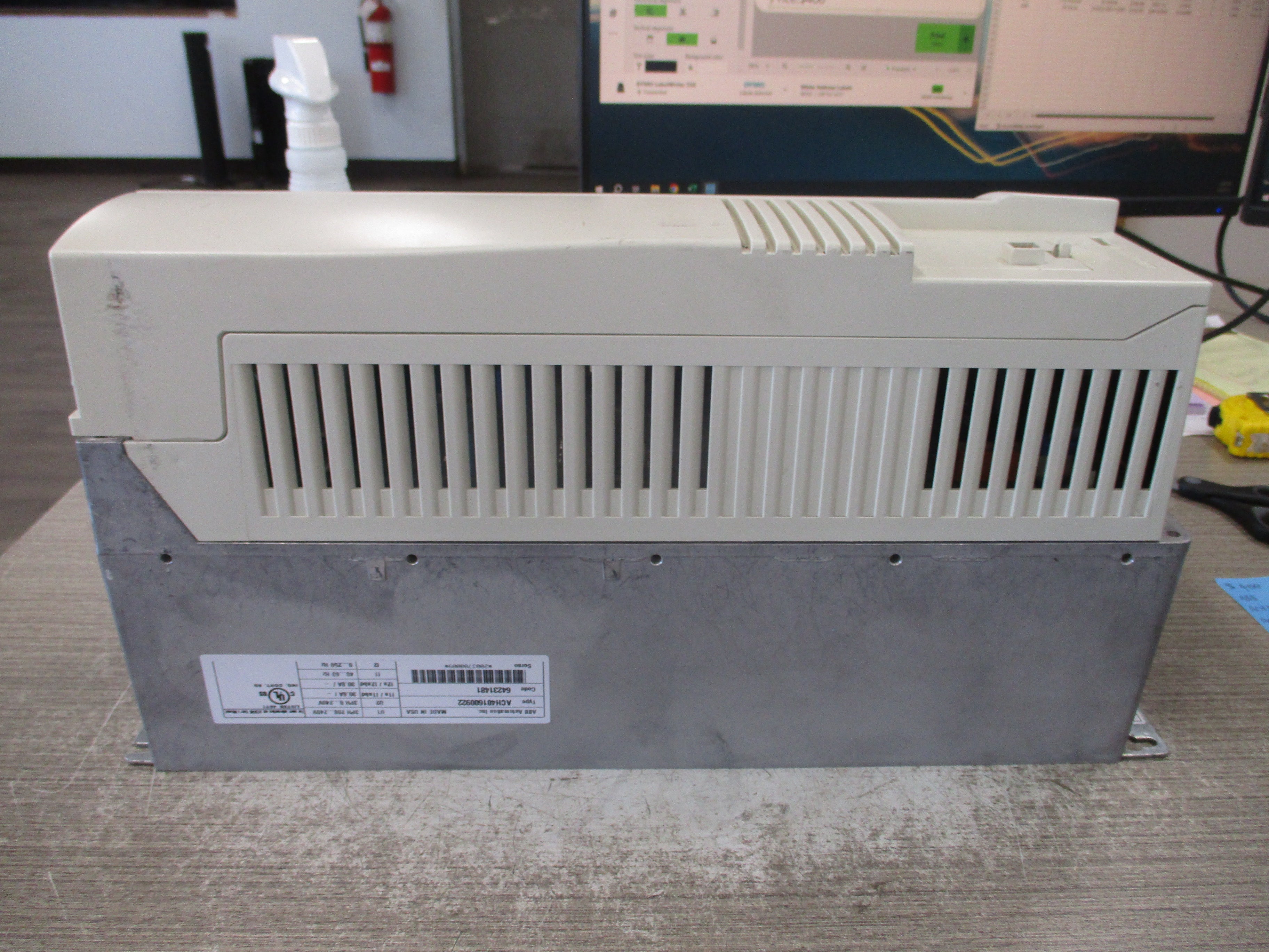 ABB ACH401 AC Drive ACH401600922 10HP Input: 3PH 208-240V 30.8A 48-63Hz