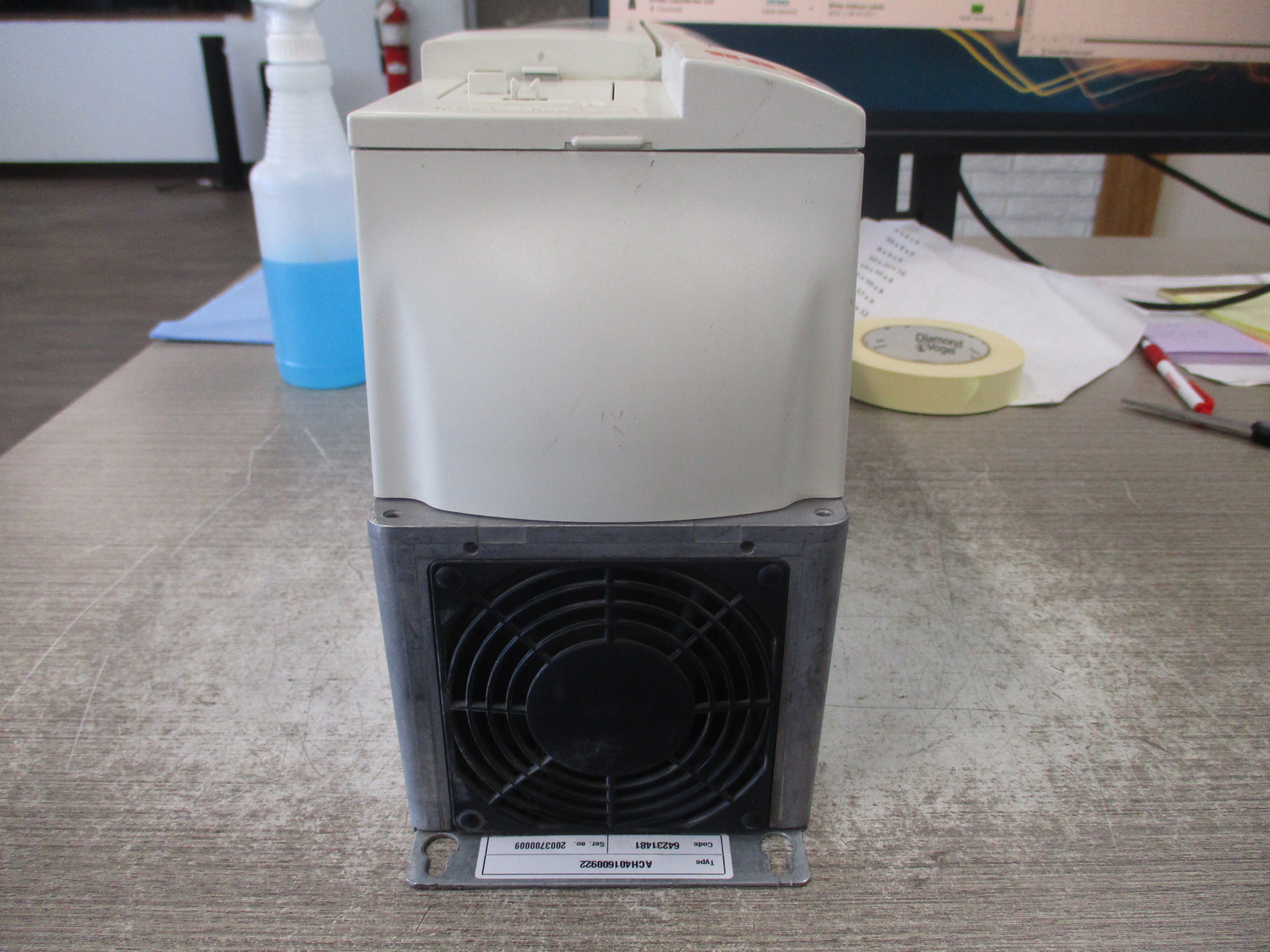 ABB ACH401 AC Drive ACH401600922 10HP Input: 3PH 208-240V 30.8A 48-63Hz
