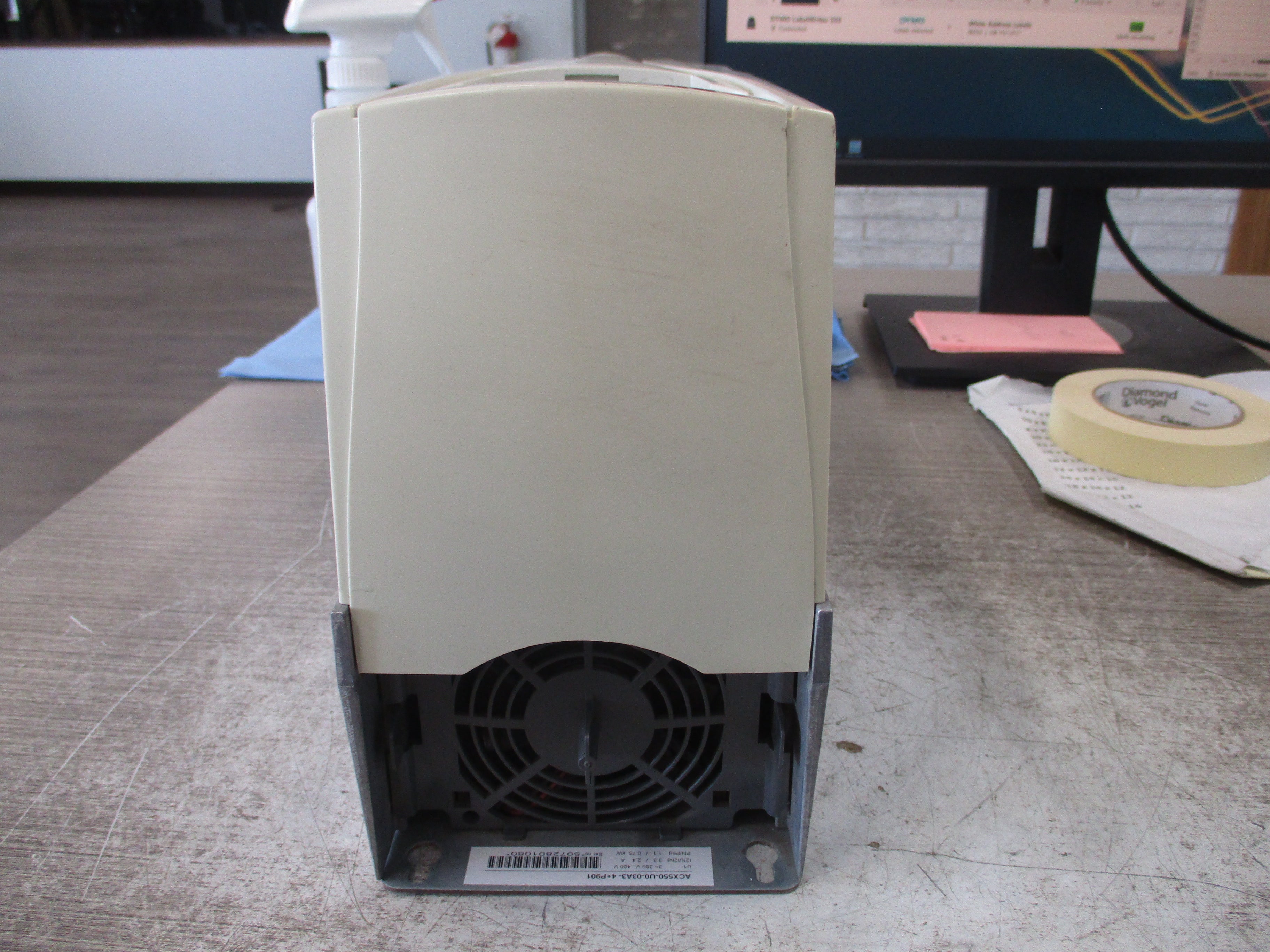 ABB ACX550 AC Drive ACX550-U0-03A3-4+P901 1.5HP 3Ph Input: 380-480V 3.3A