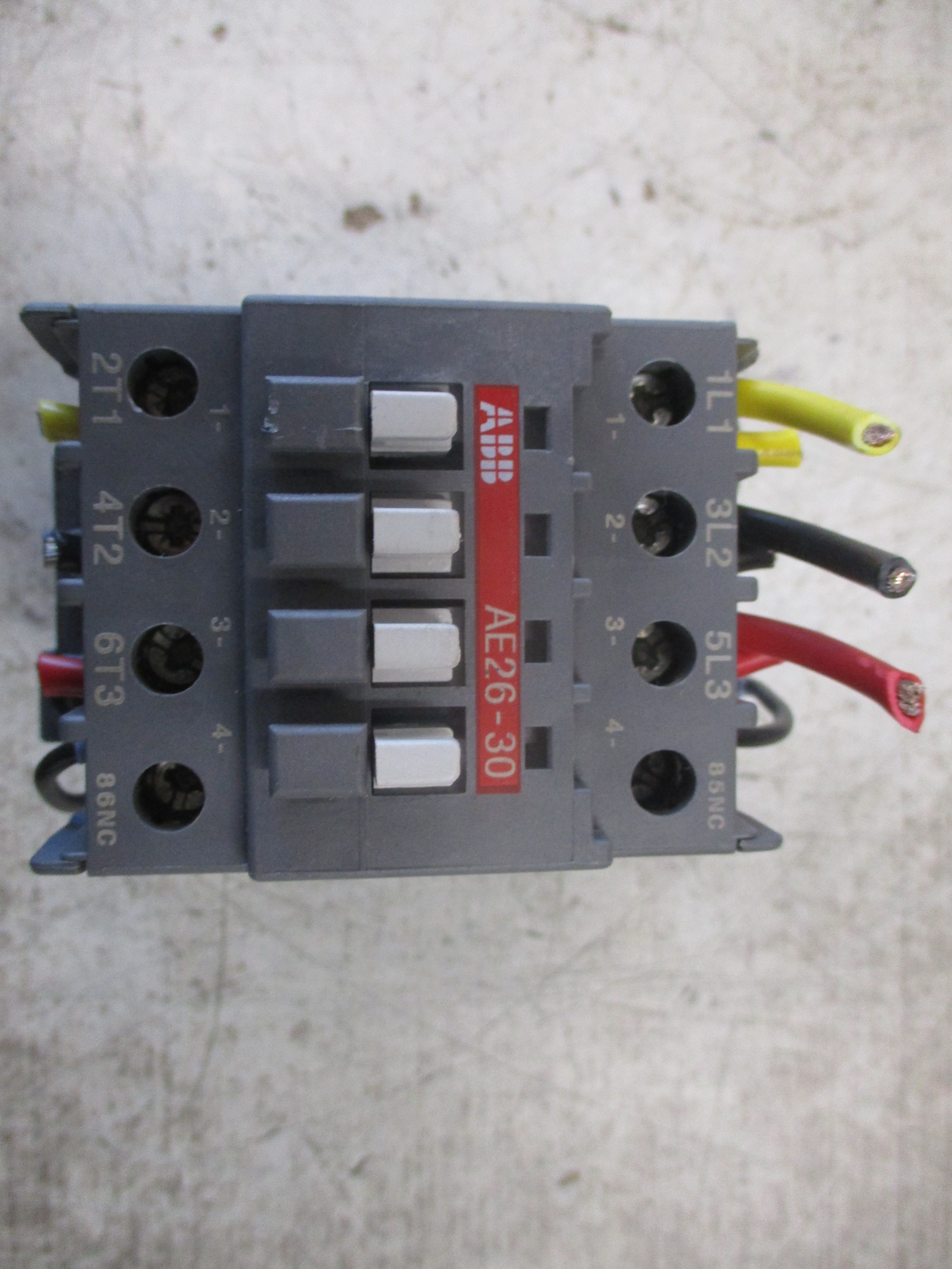 ABB Contactor AE26-30 24VDC Coil 40A 600V Used