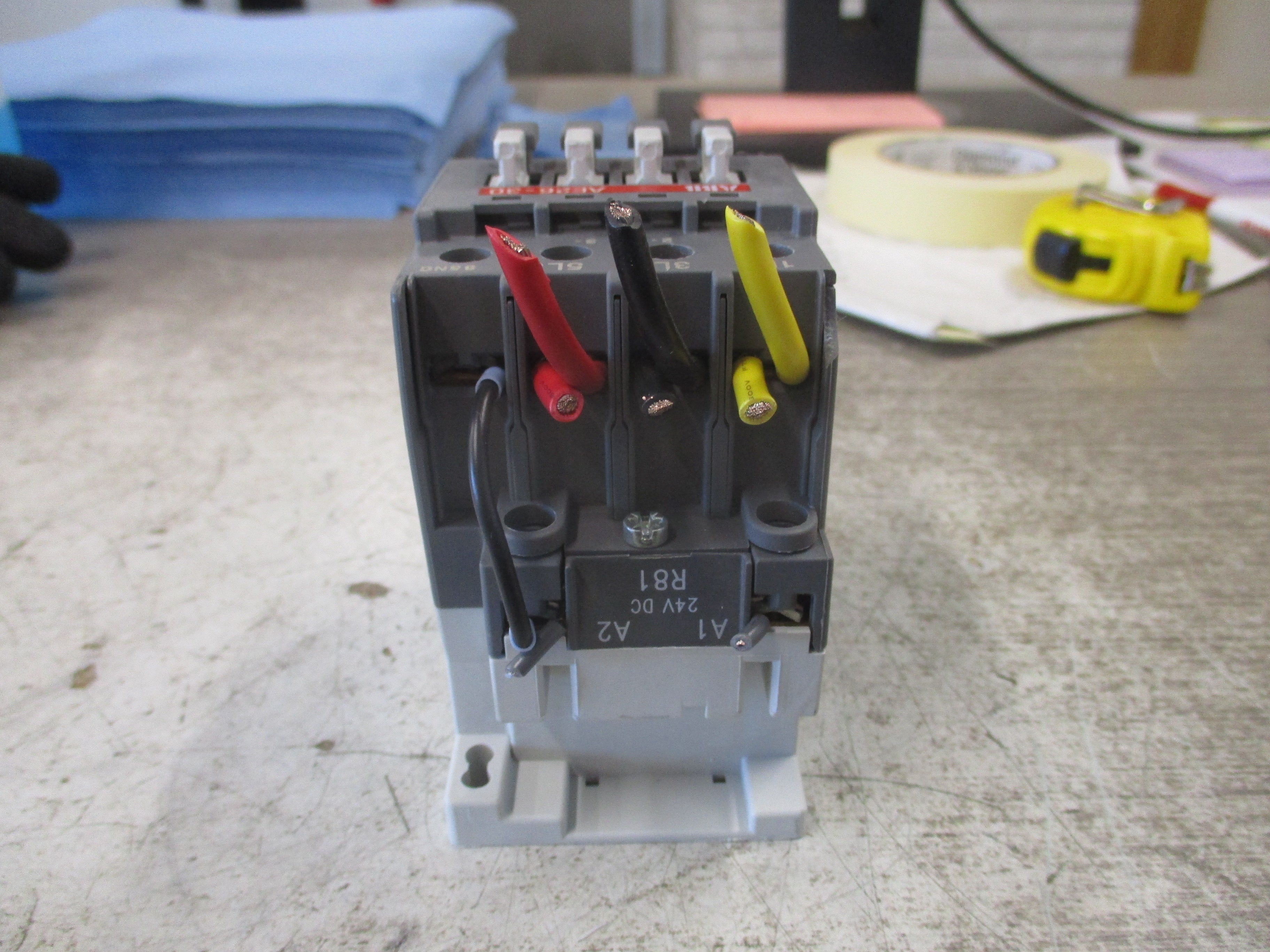 ABB Contactor AE26-30 24VDC Coil 40A 600V Used