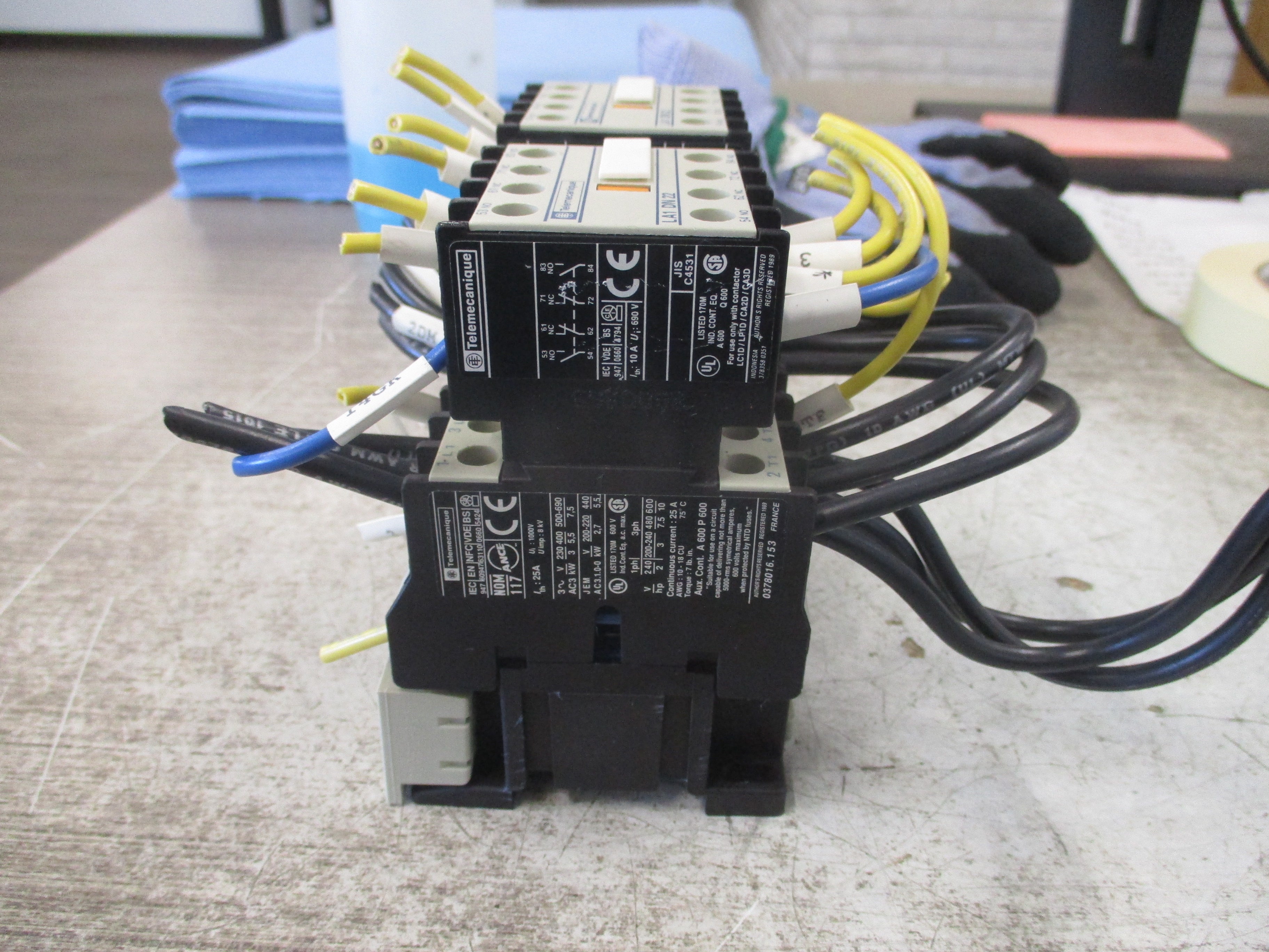Telemecanique Reversing Contactor LC1 D1210 120V Coil 25A 600V