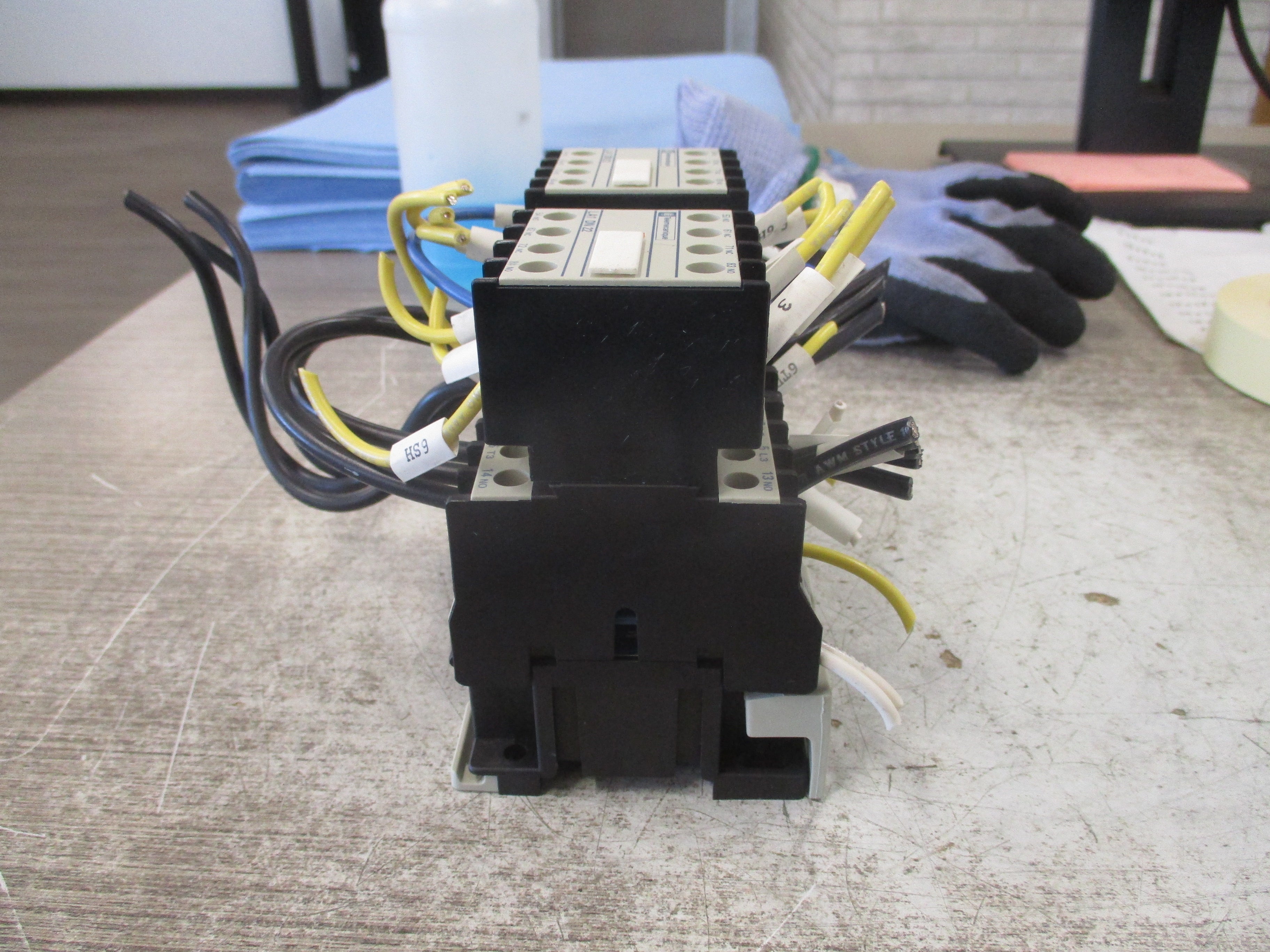 Telemecanique Reversing Contactor LC1 D1210 120V Coil 25A 600V