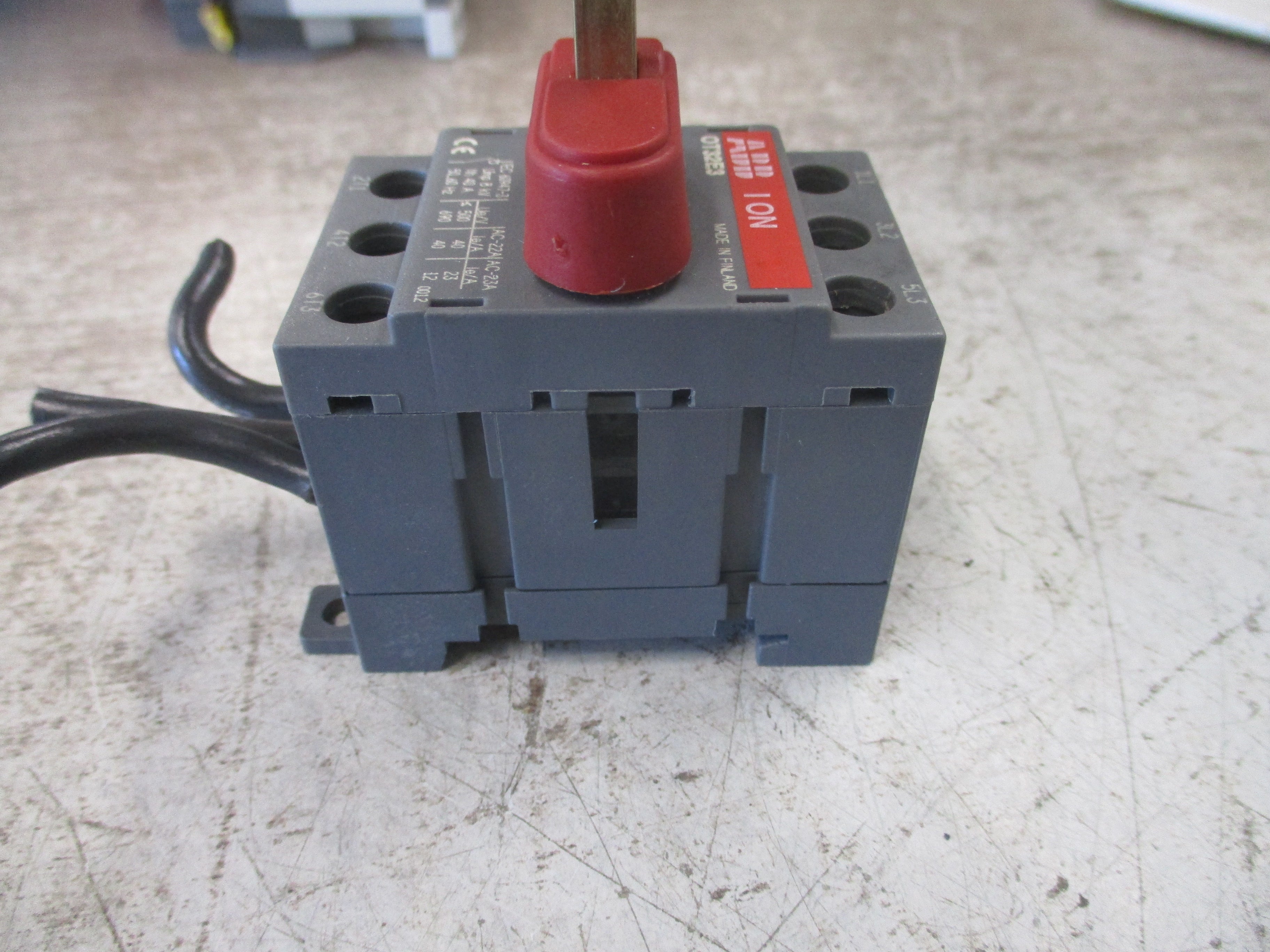 ABB Disconnect Switch OT32E3 40A 600V 3P Used