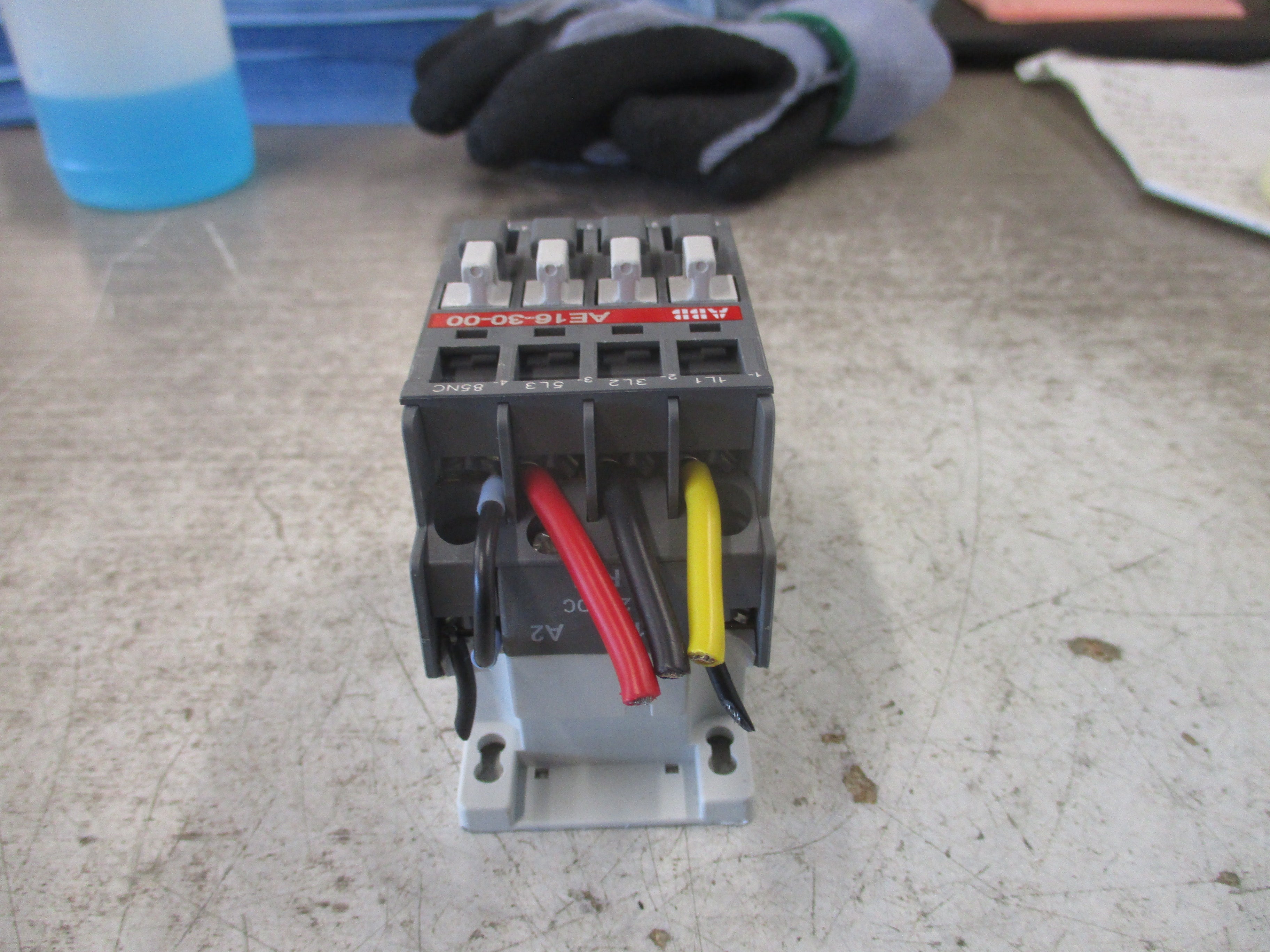 ABB Contactor AE16-30-00 24VDC Coil 30A 600V Used