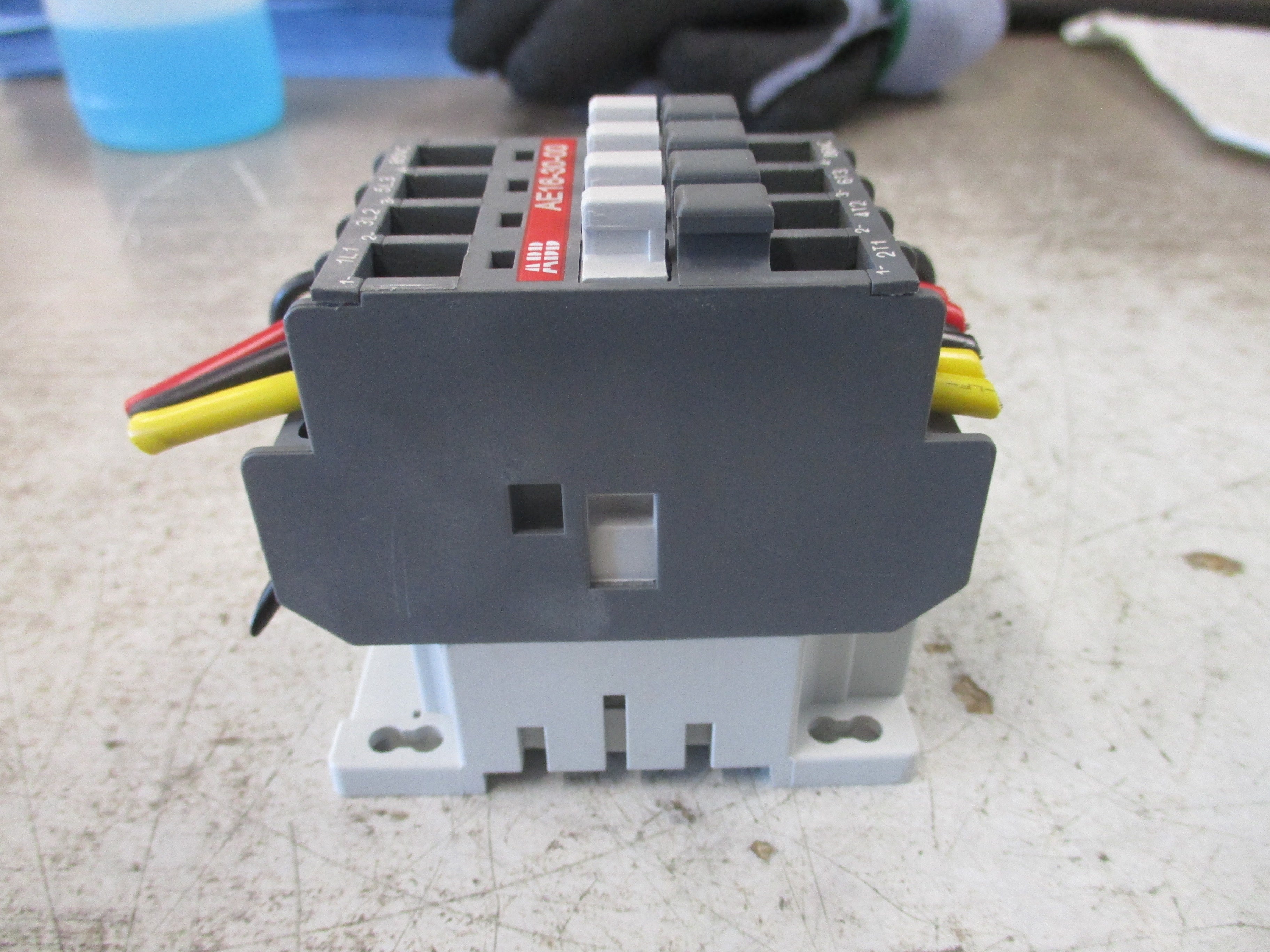 ABB Contactor AE16-30-00 24VDC Coil 30A 600V Used