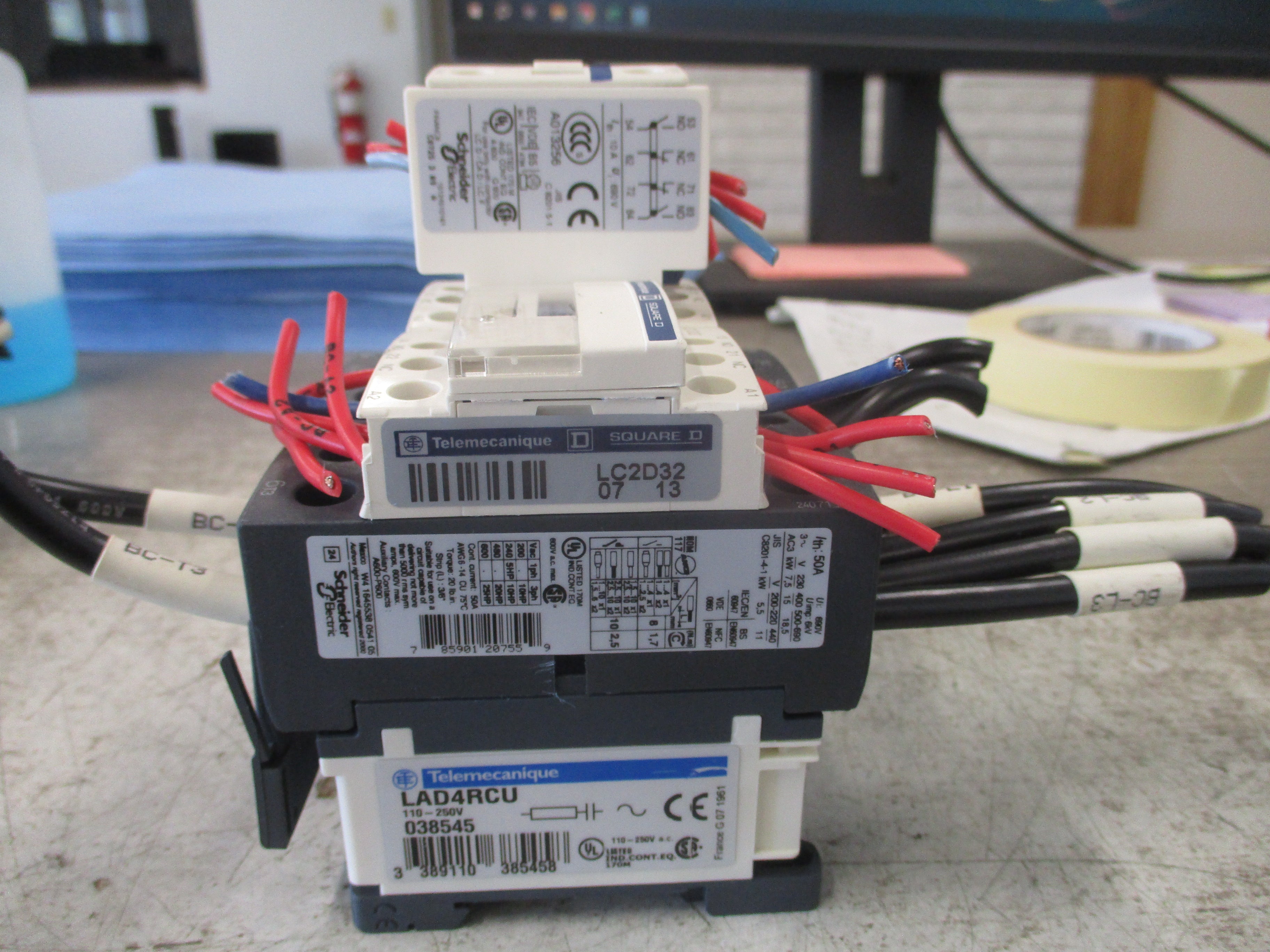 Telemecanique Reversing Contactor LC1D32 120V Coil 50A 600V