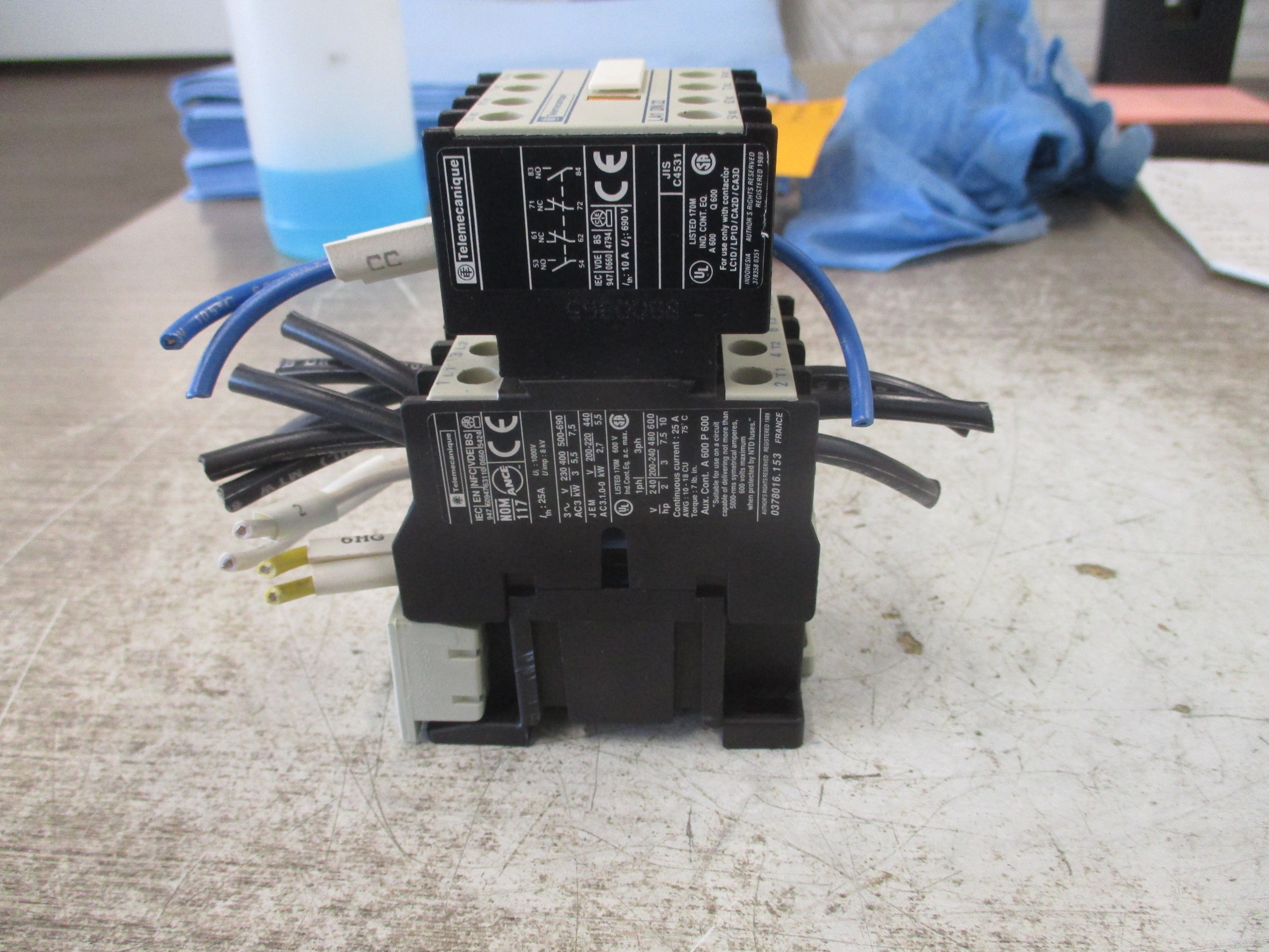 Telemecanique Contactor LC1 D1210 120V Coil 25A 600V (1) Aux Contact Block