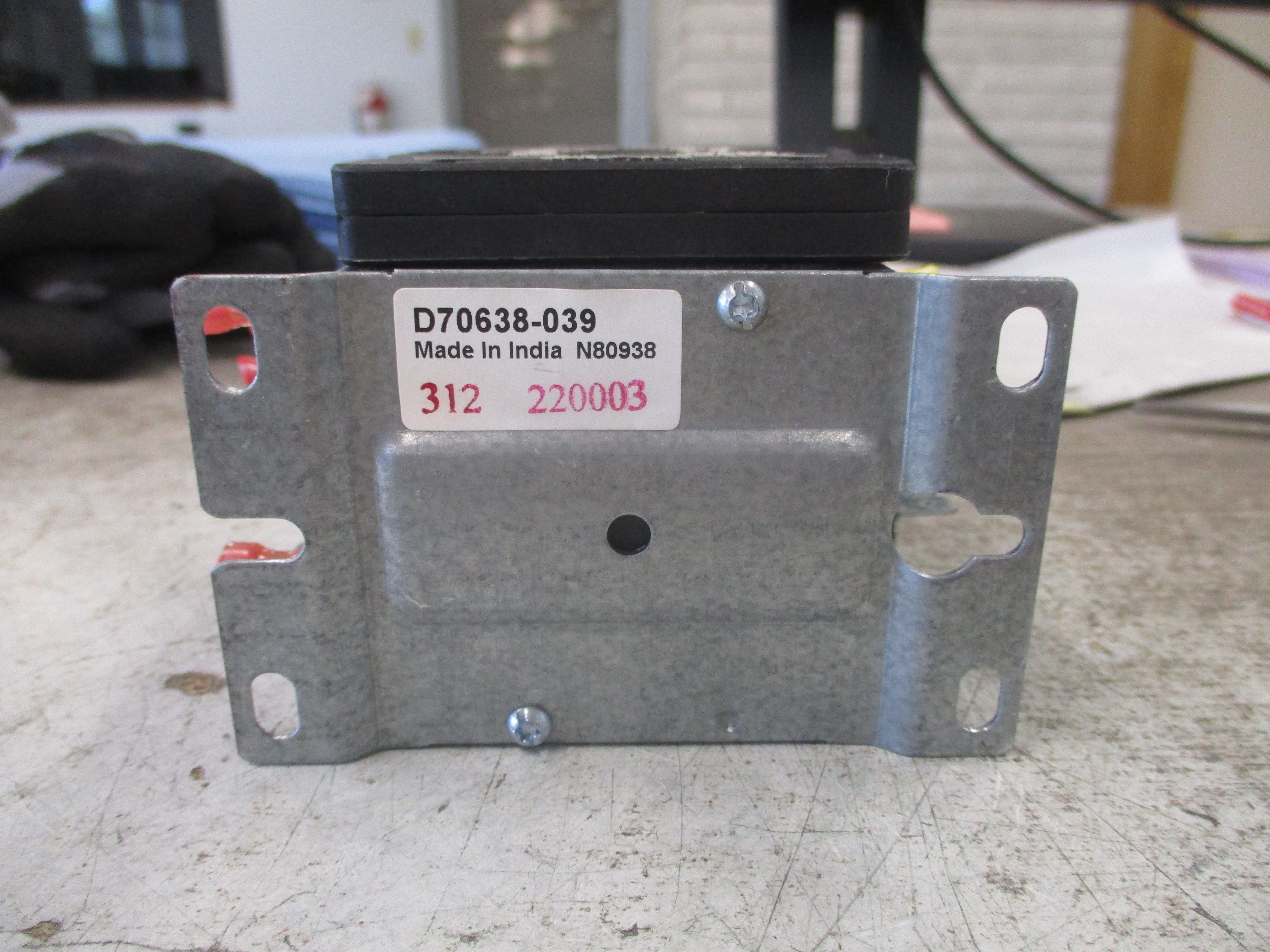 Liebert Contactor 123273P1 24V Coil 25A 600V W/Aux Contact Used