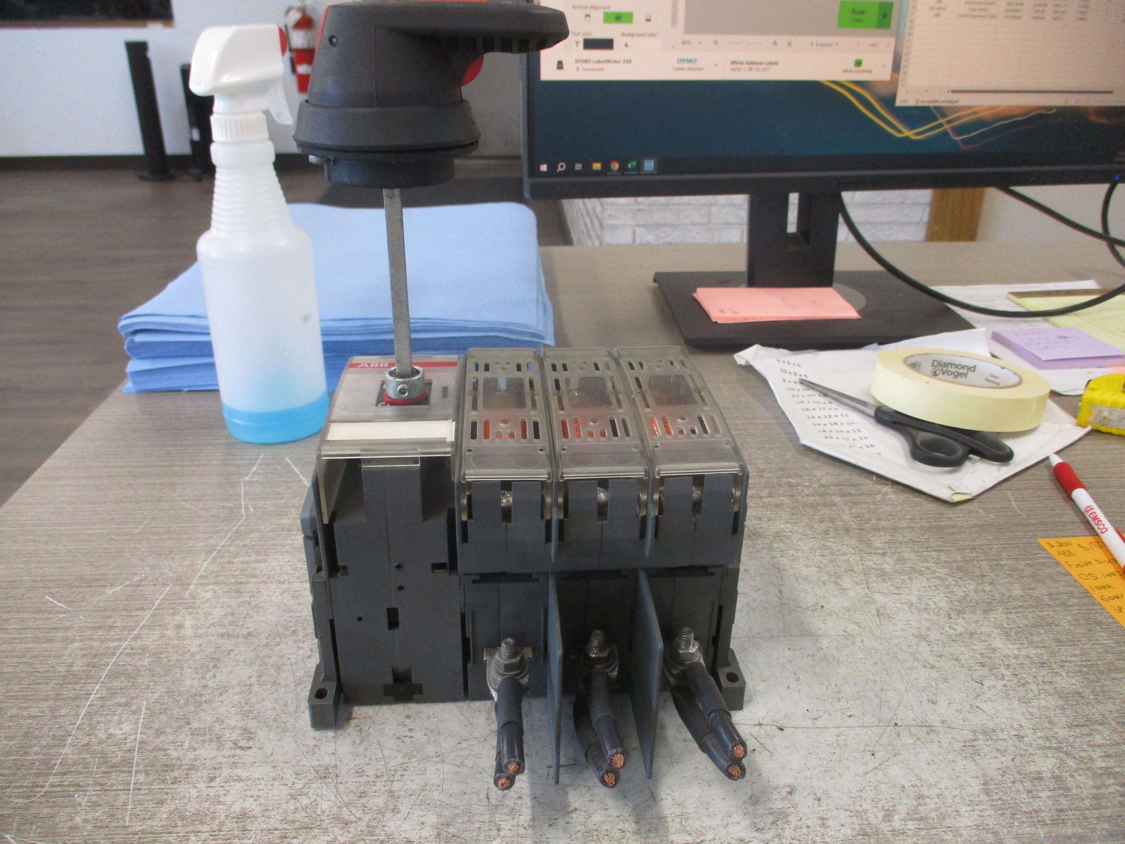 ABB Fusible Disconnect Switch OS 100J03 100A 600V 3P (3) 70A Fuses