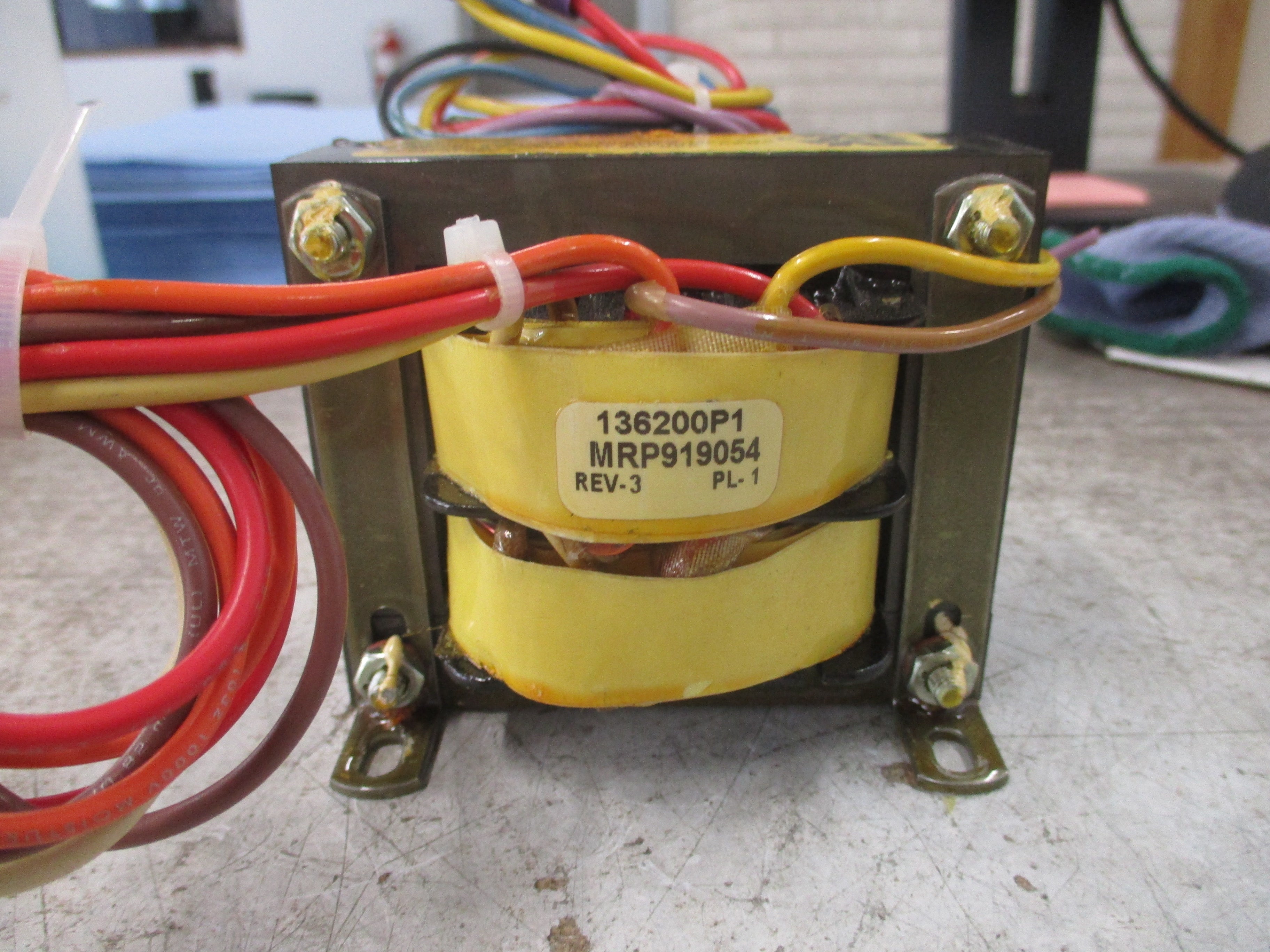 Liebert Transformer 136200P1 150VA Pri: 480/600V Sec: 24V 60Hz Used