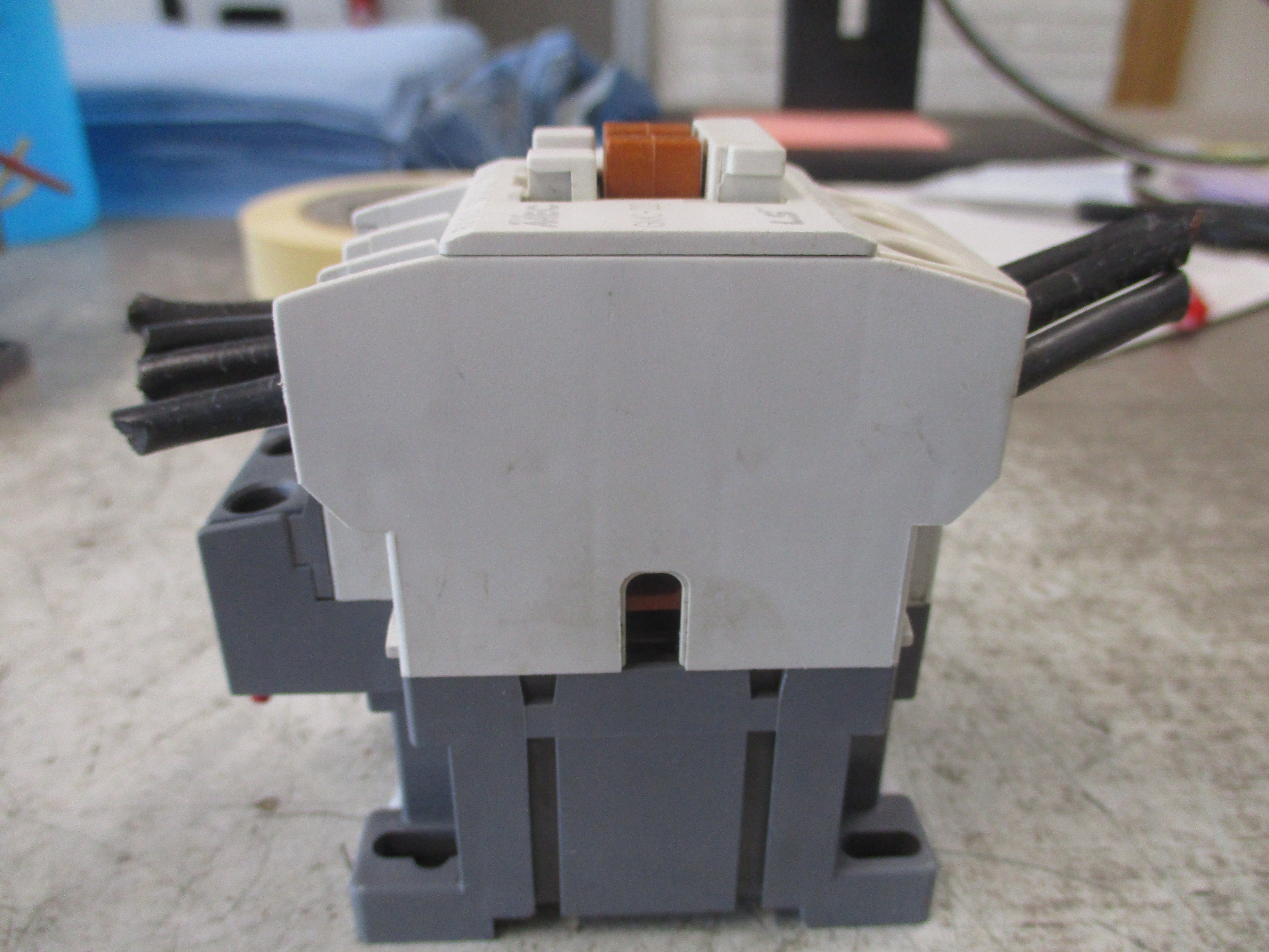 LS MEC Contactor GMC-22 120V Coil 32A 600V Used