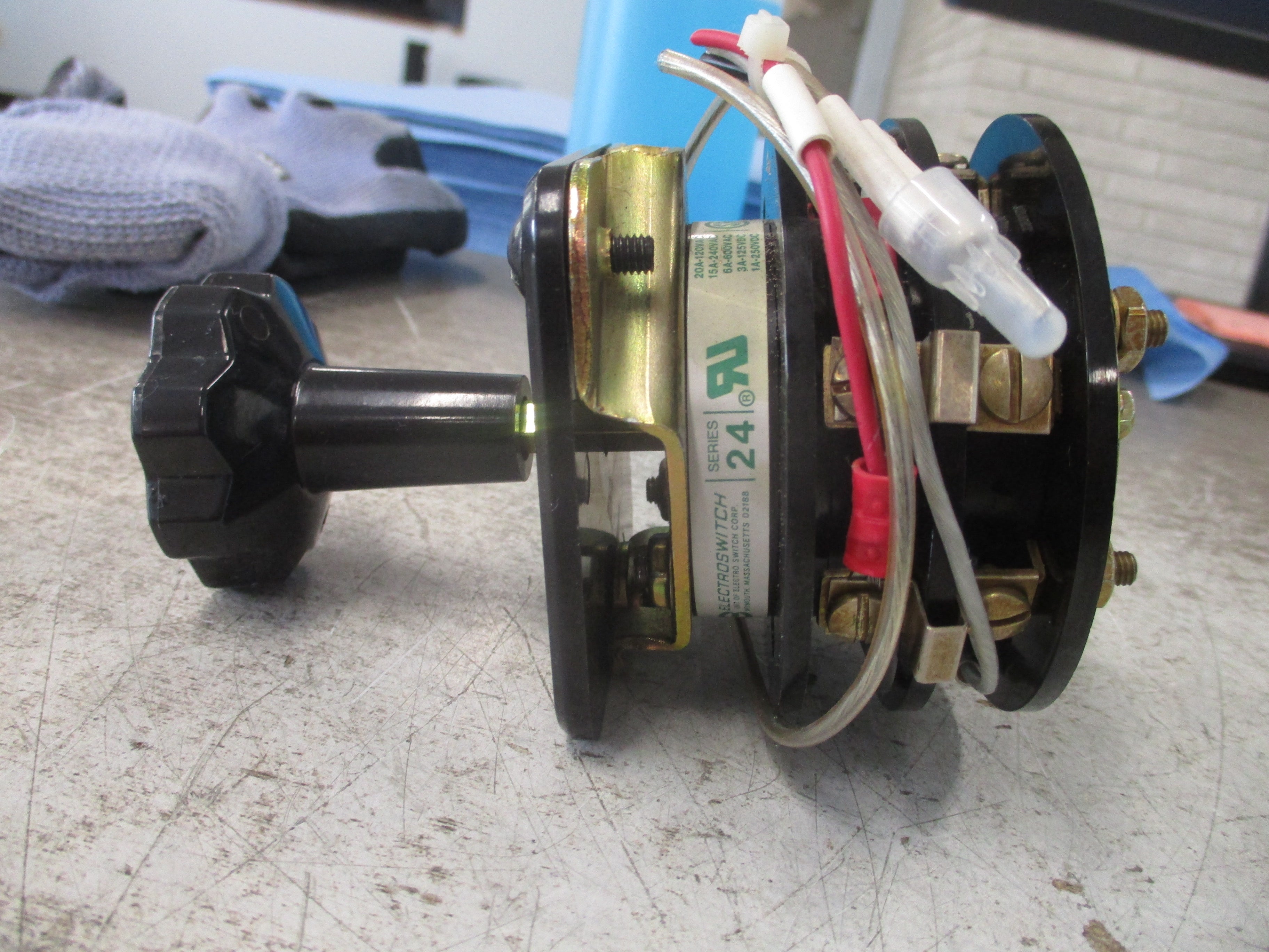 Electroswitch Series 24 Watt Var Select Rotary Switch 2407C Used