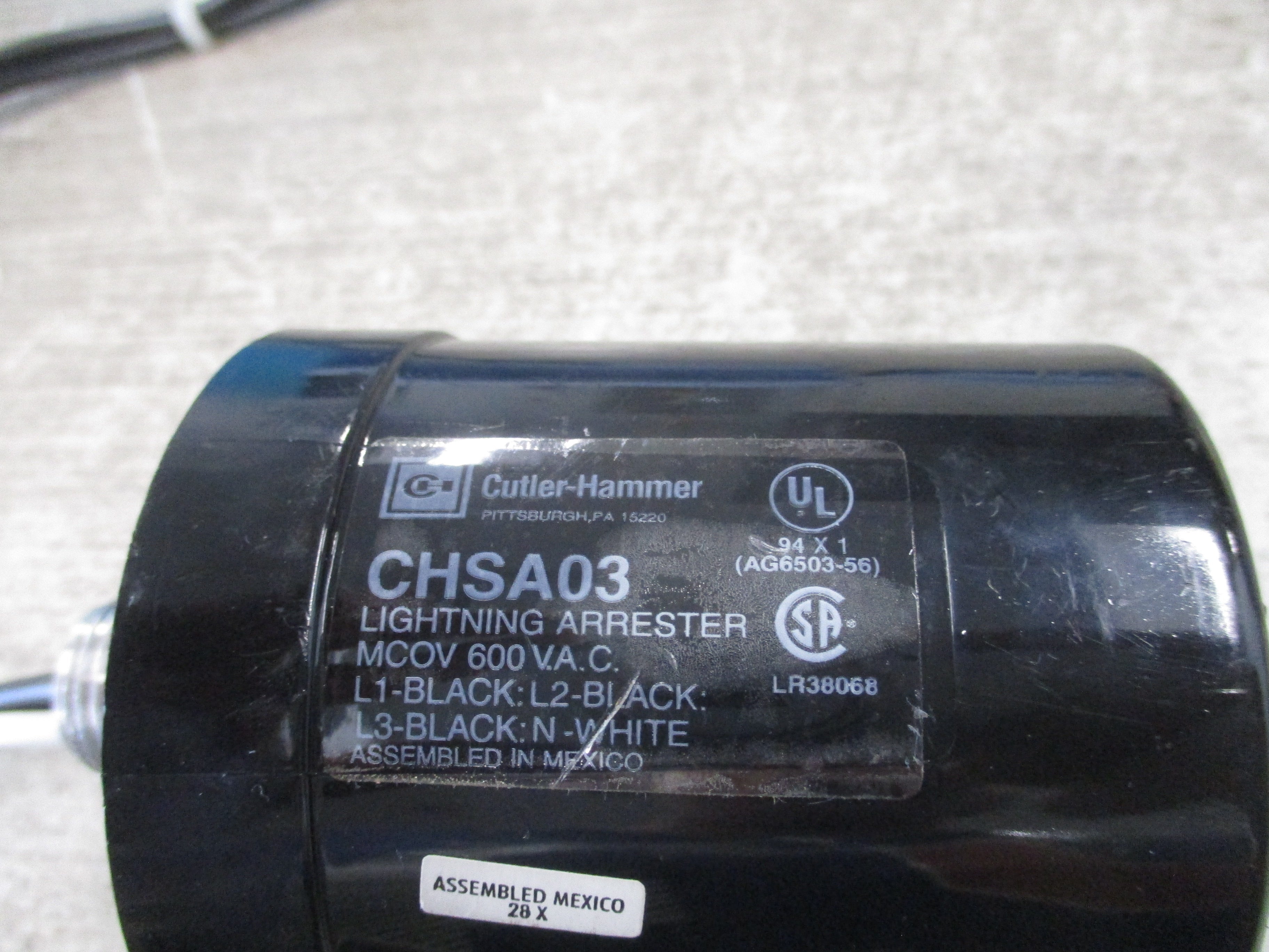 Cutler-Hammer Lighting Arrester CHSA03 MCOV: 600VAC Used