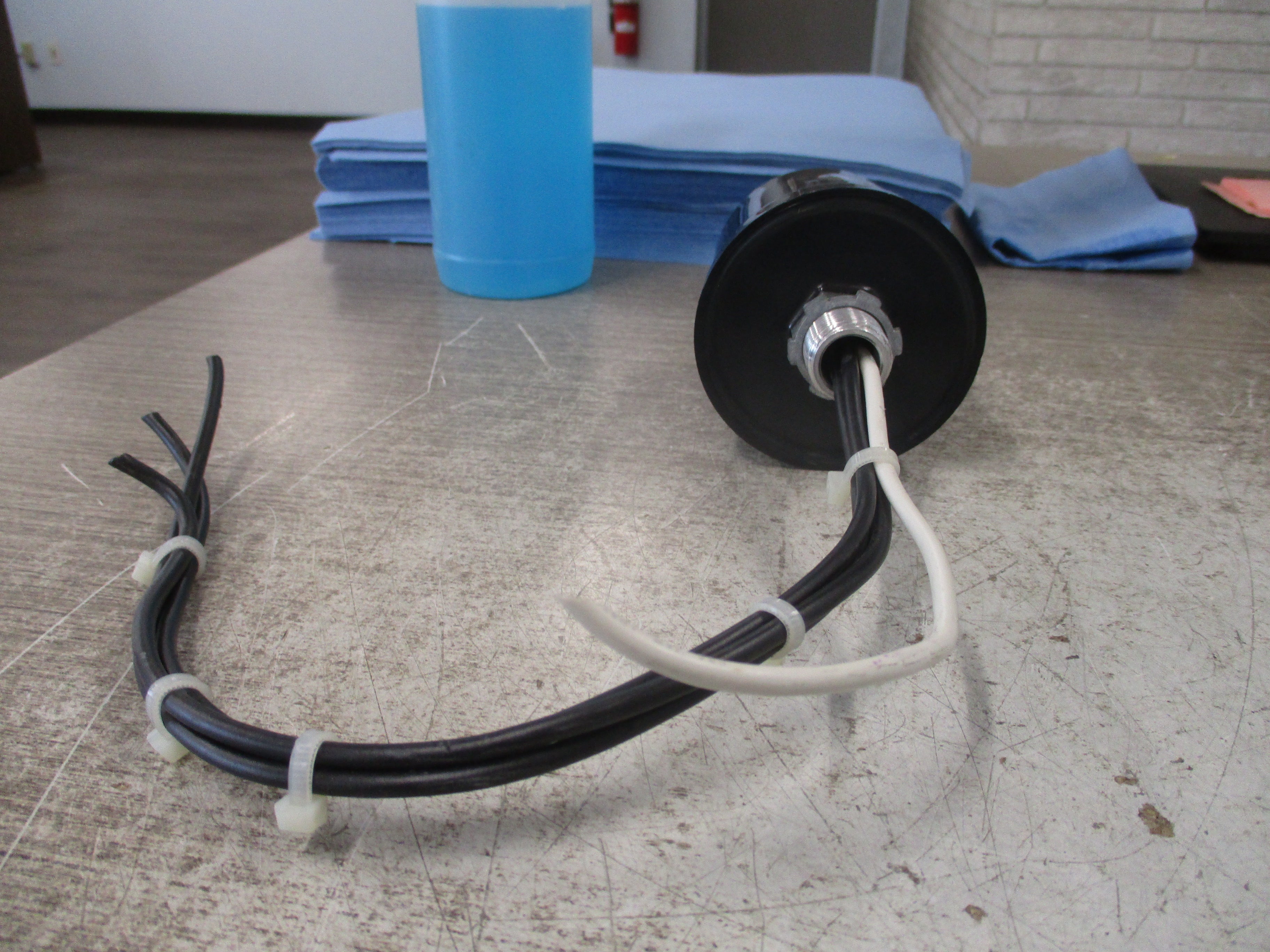 Cutler-Hammer Lighting Arrester CHSA03 MCOV: 600VAC Used