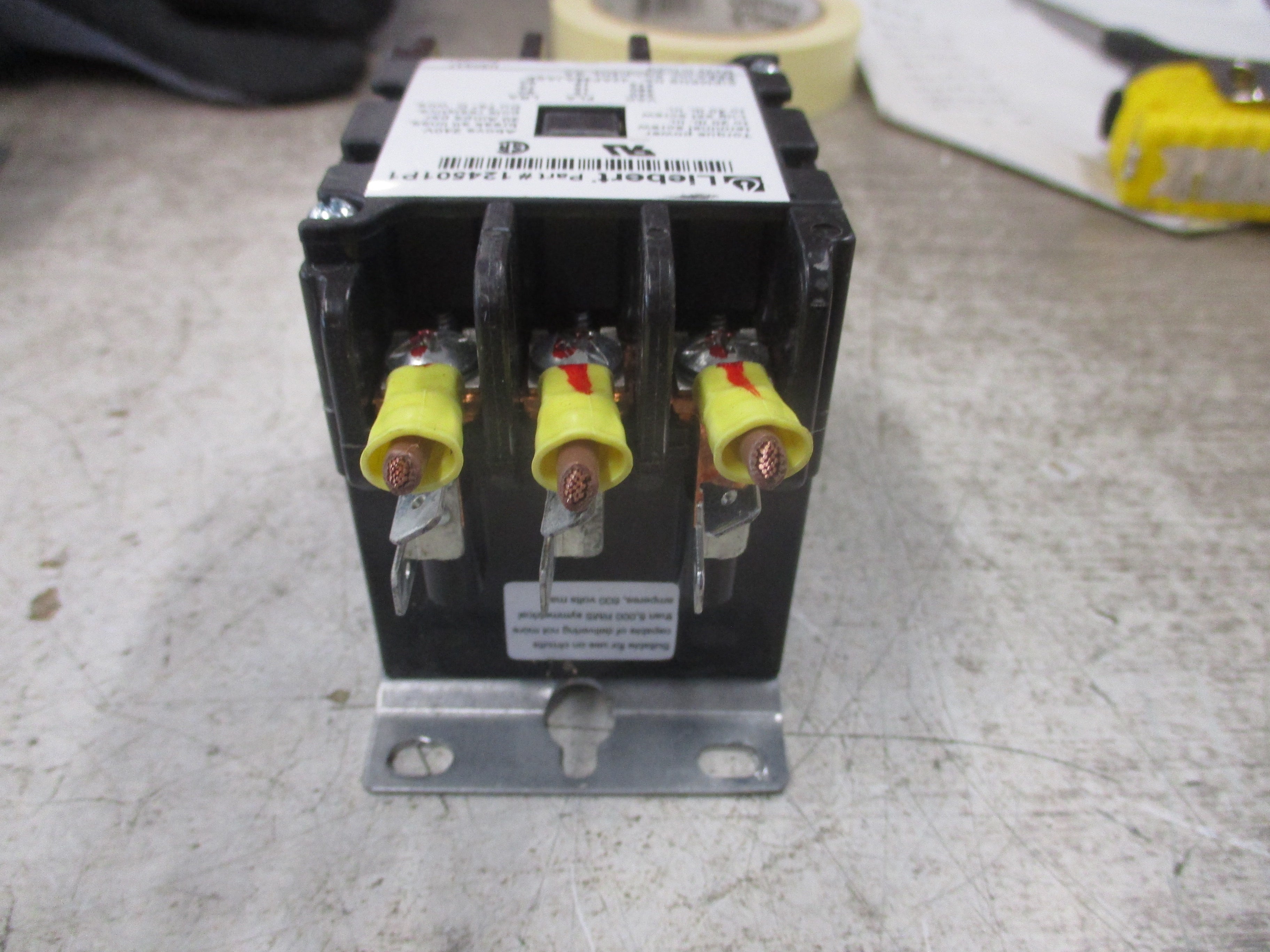 Liebert Contactor 124501P1 24V Coil 15A 240-575V Used