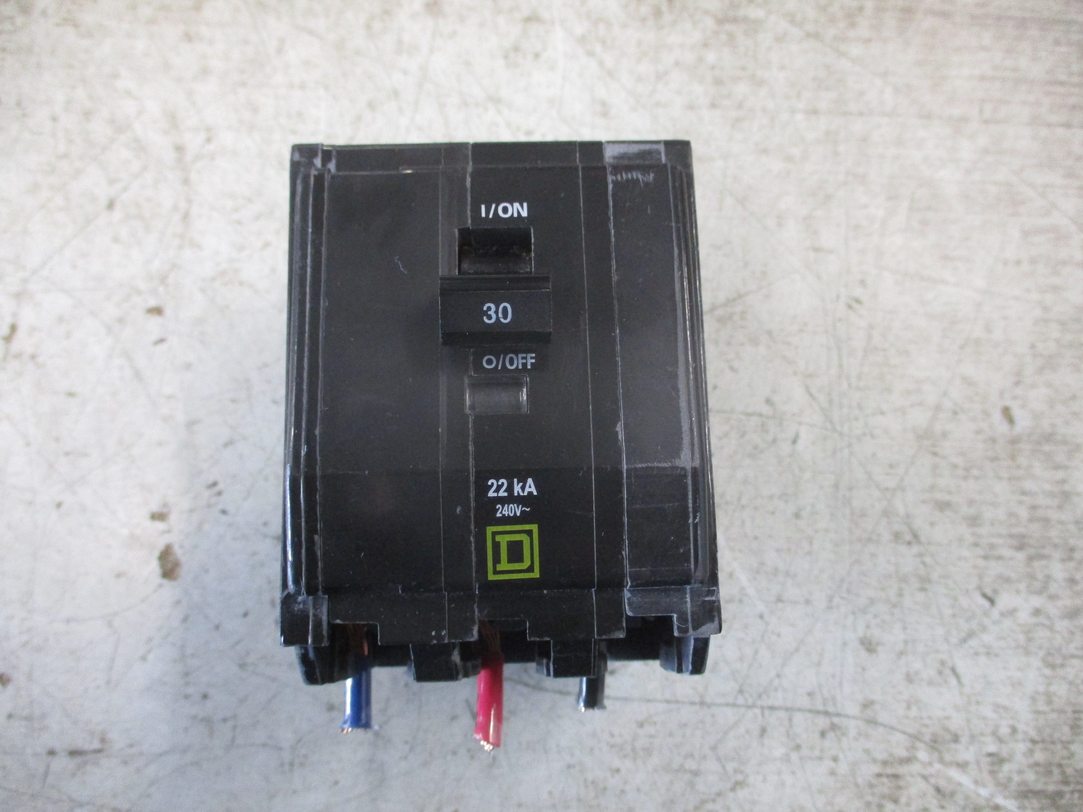 Square D Bolt-On Circuit Breaker QOB330VH 30A 240V 3P 22kA *(1) Screw* Used