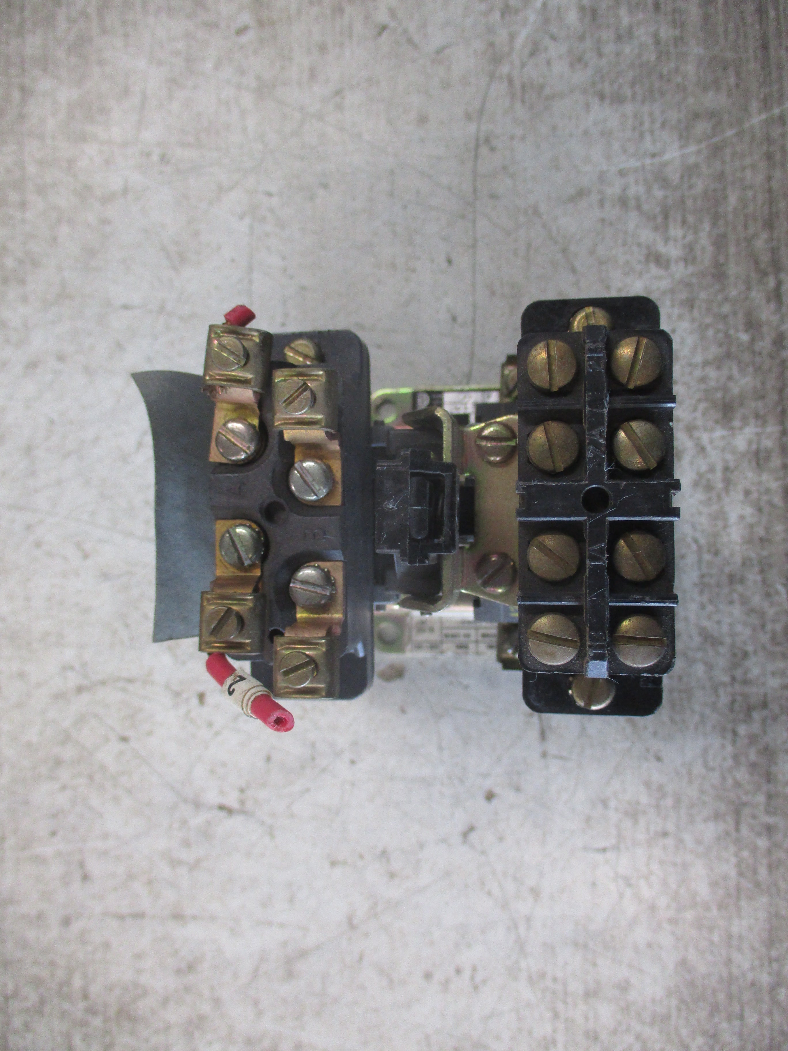 Square D Pneumatic Timing Relay 9050 AO 12E Ser. A 120V Coil Used