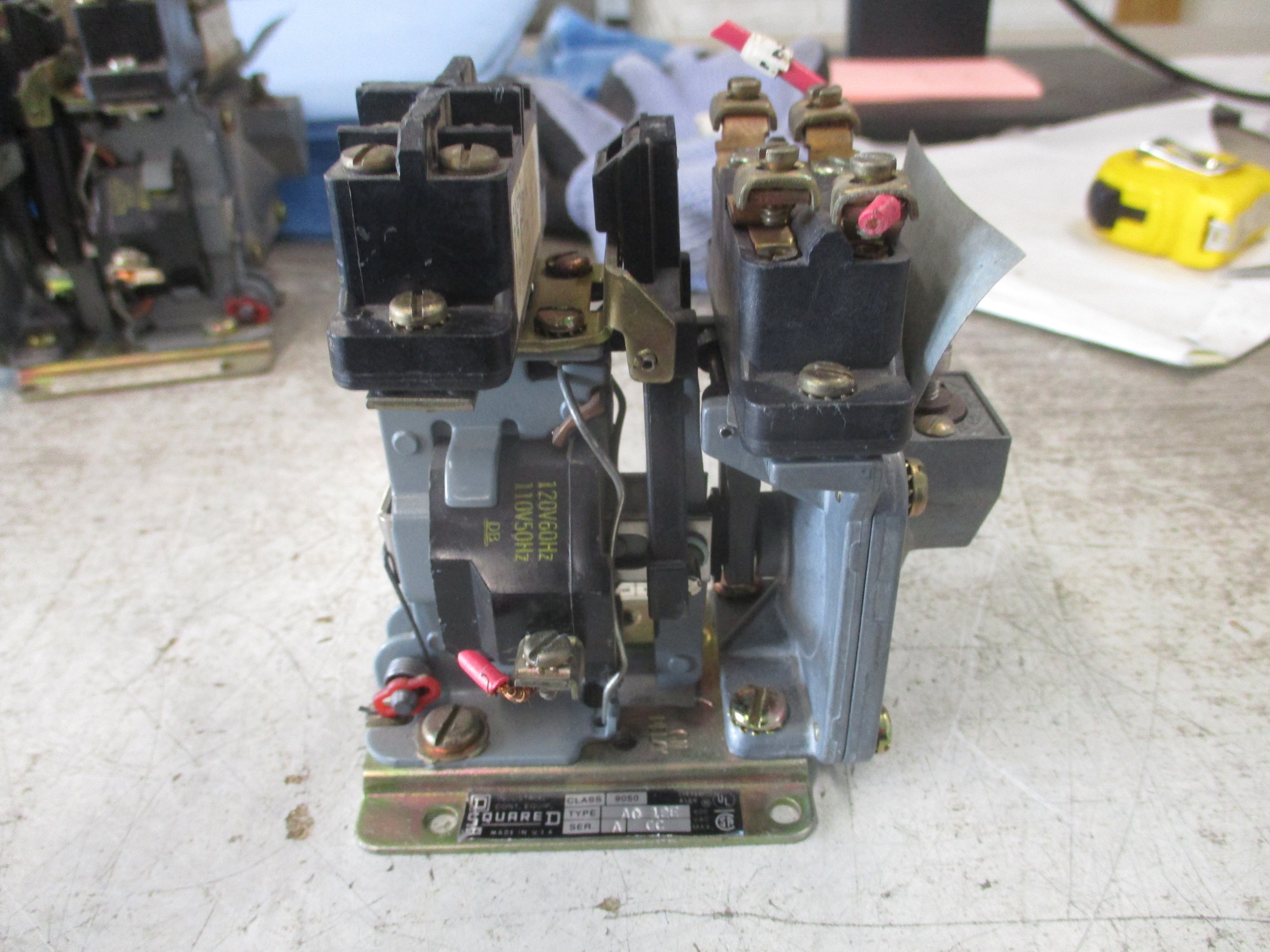 Square D Pneumatic Timing Relay 9050 AO 12E Ser. A 120V Coil Used
