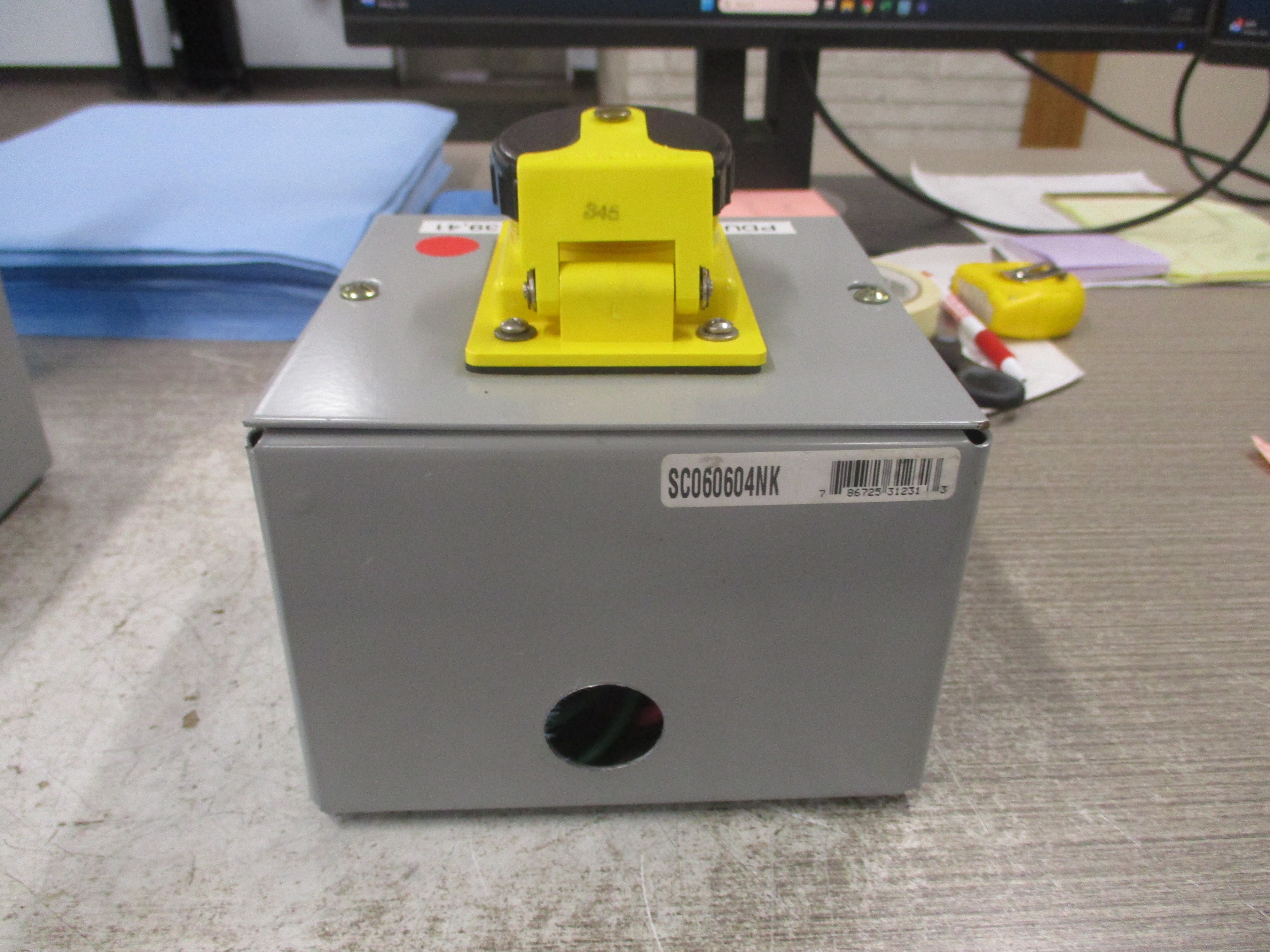 Thomas & Betts Russellstoll Receptacle 9R53U2W 50A 250V W/Base Used