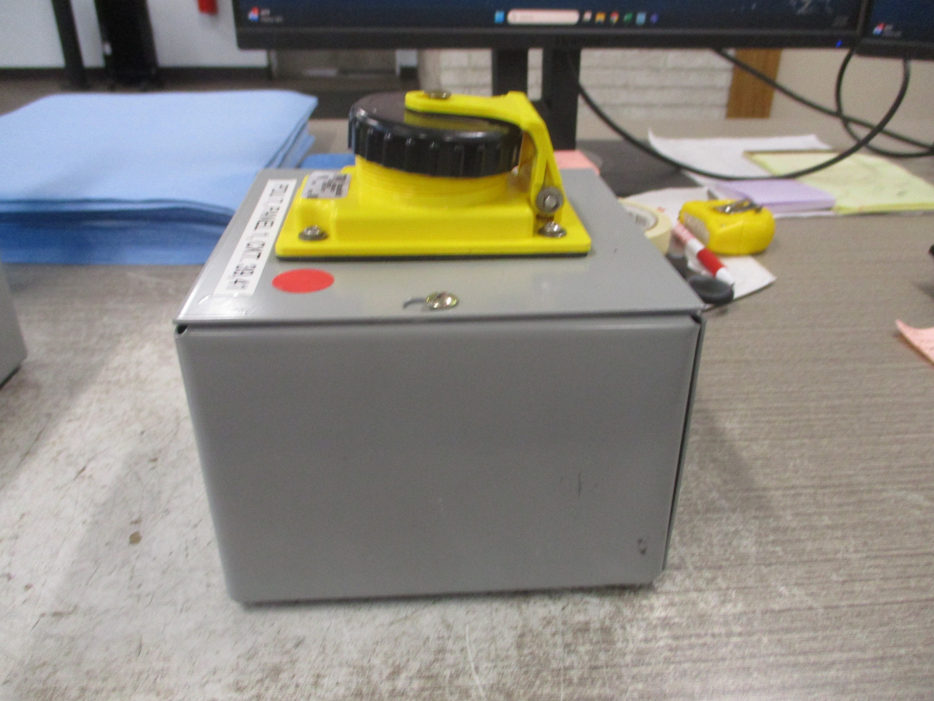 Thomas & Betts Russellstoll Receptacle 9R53U2W 50A 250V W/Base Used