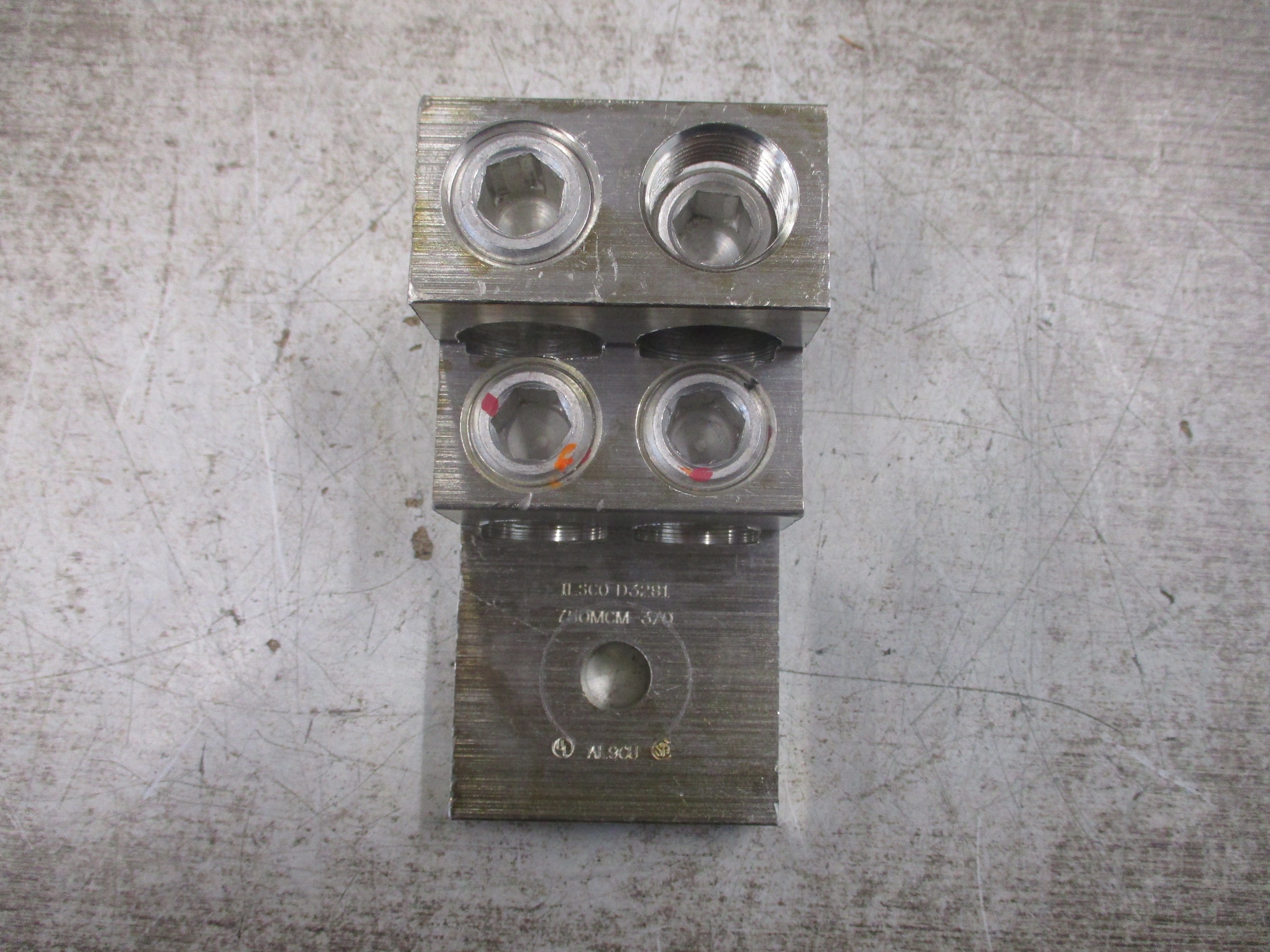 ILSCO Aluminum Mechanical Lug D3281 750MCM-3/0 Used