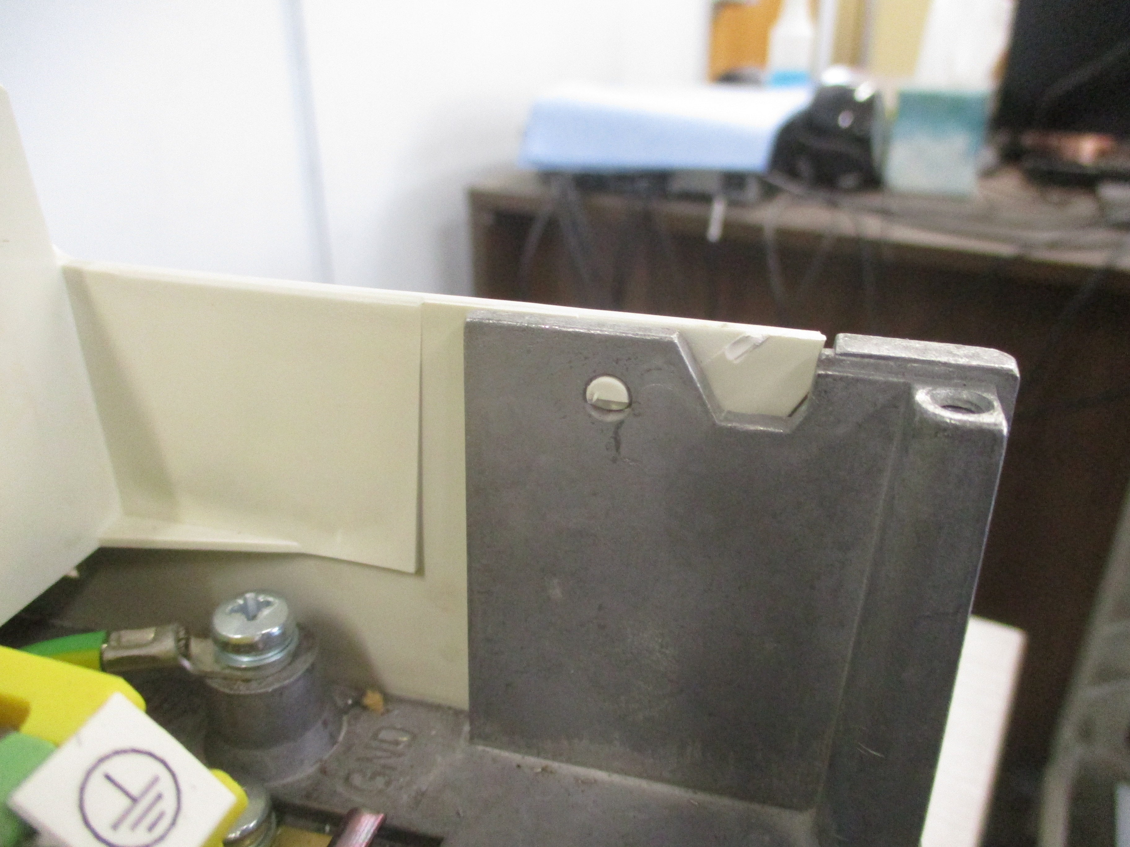 ABB AC Drive ACH401602032 25 HP 3Ph *No Keypad* *Broken Cover Clips* Used