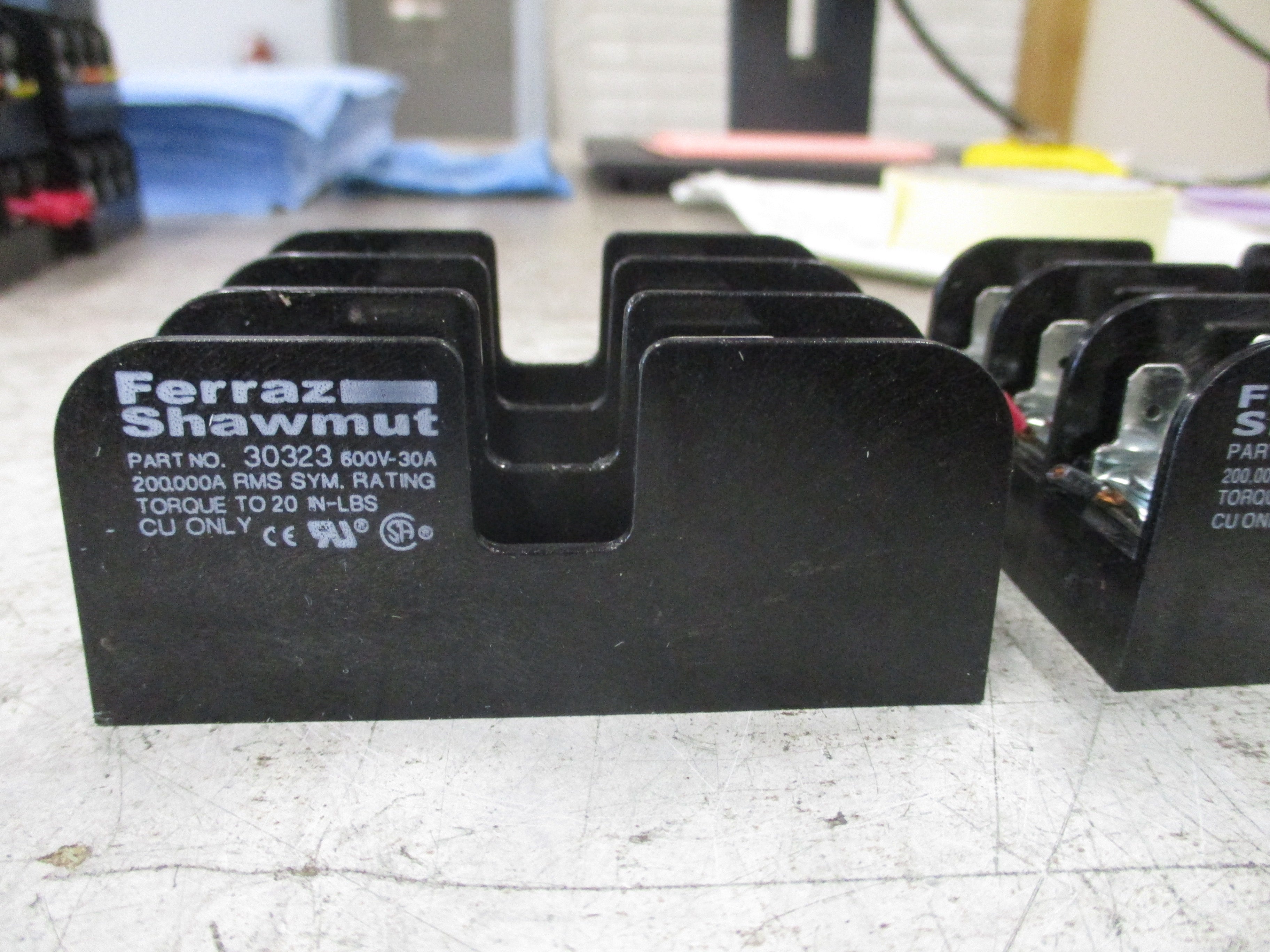 Ferraz Shawmut Fuseblock 30323 30A 600V 3P *Lot of 2* Used