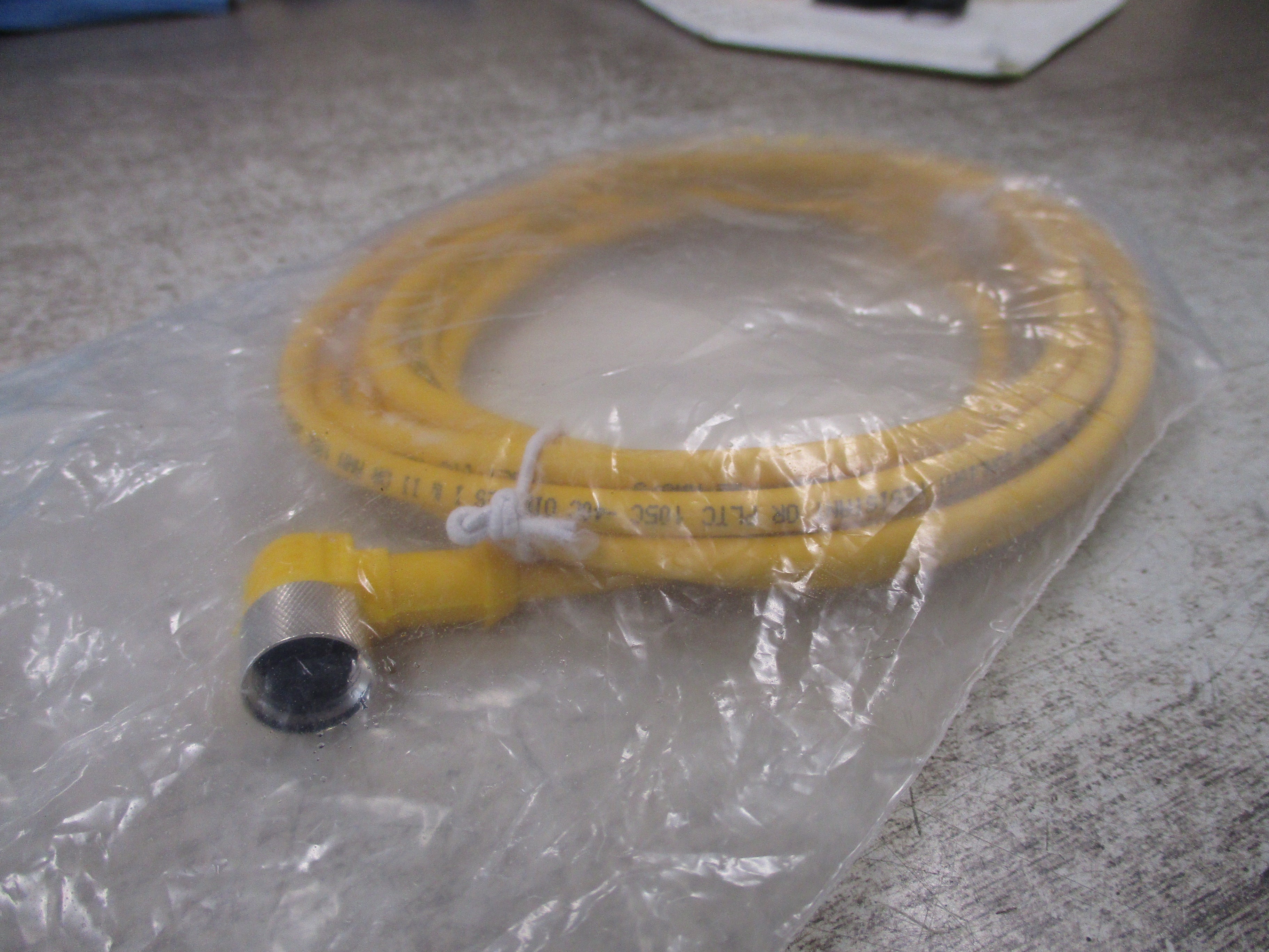 Turck Single-End Cord Set WKB 3T-3 Right Angle Female 4A 250V New Surplus