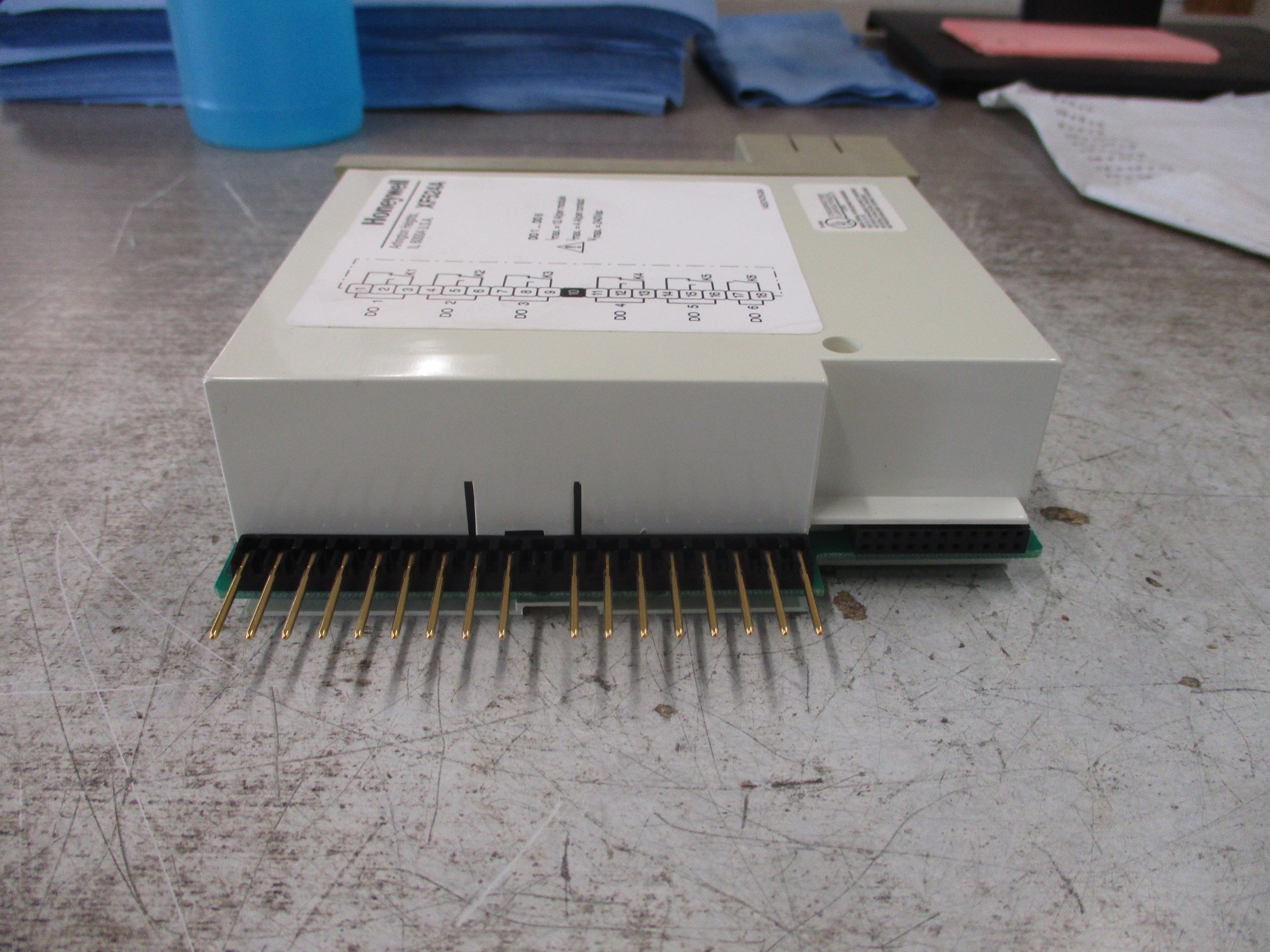 Honeywell Digital Output Module XF524A Used