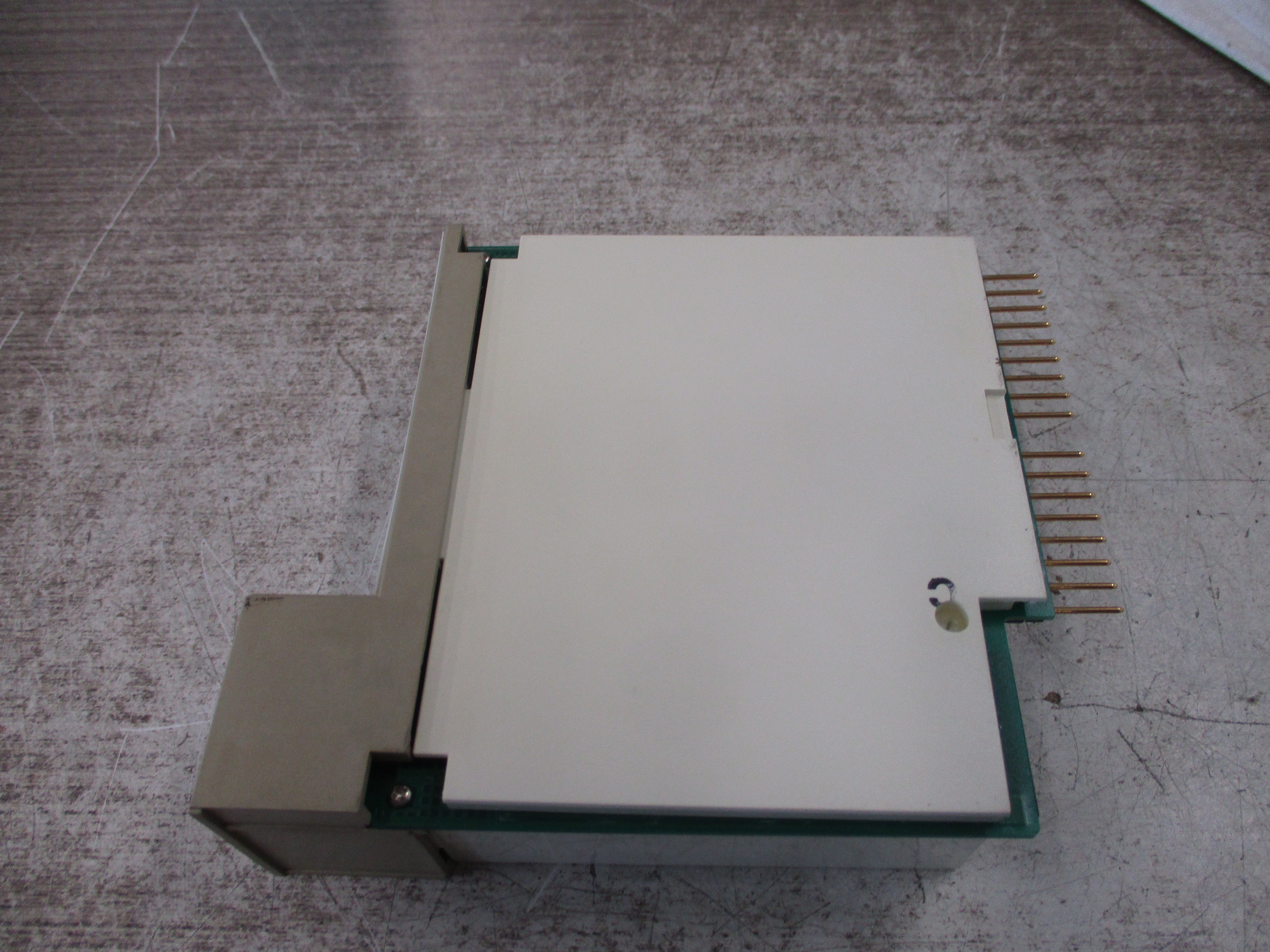 Honeywell Digital Output Module XF524A Used