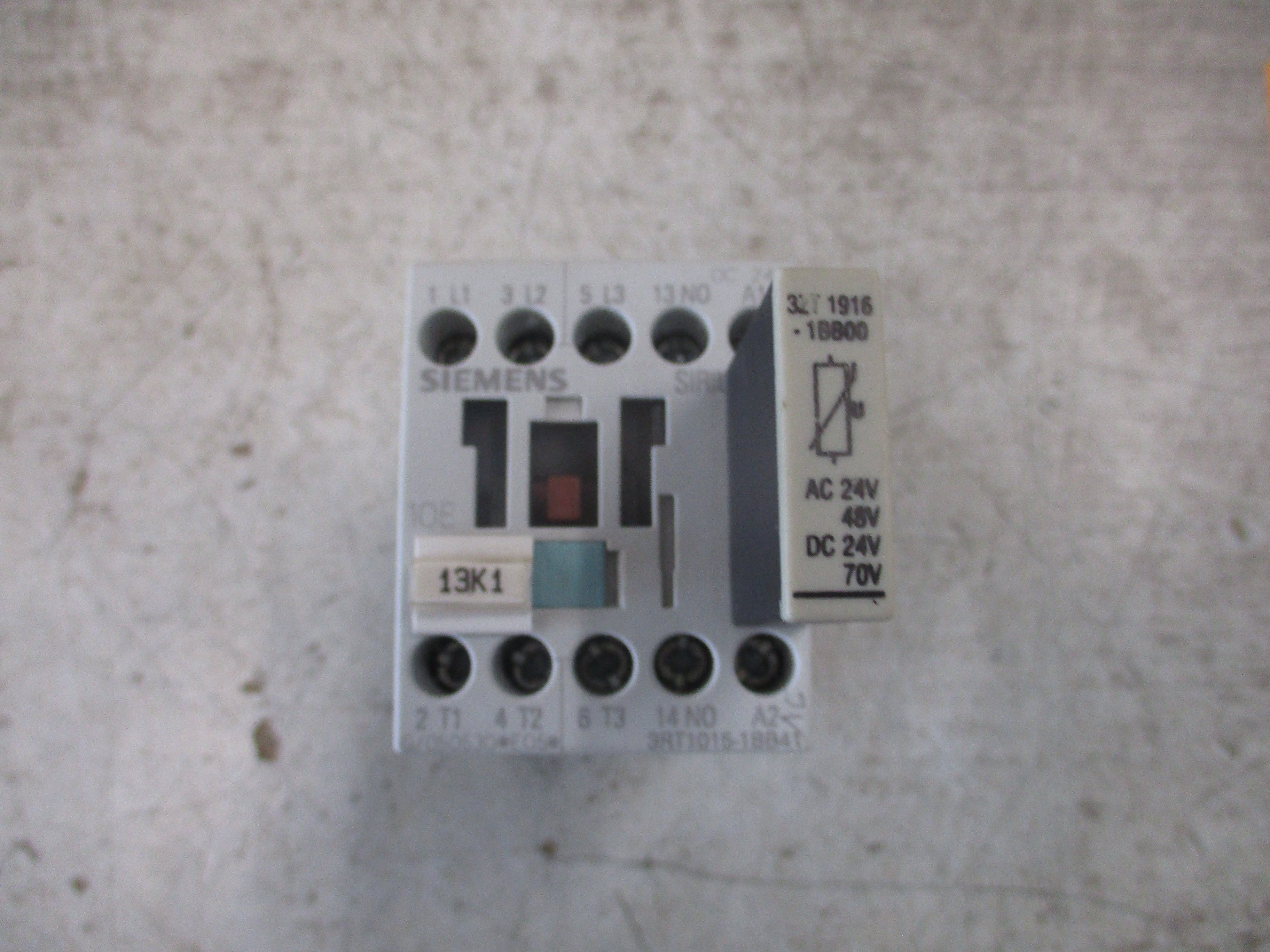 Siemens Sirius Contactor 3RT1015-1BB41 24VDC Coil 16A 600V W/Surge Suppressor