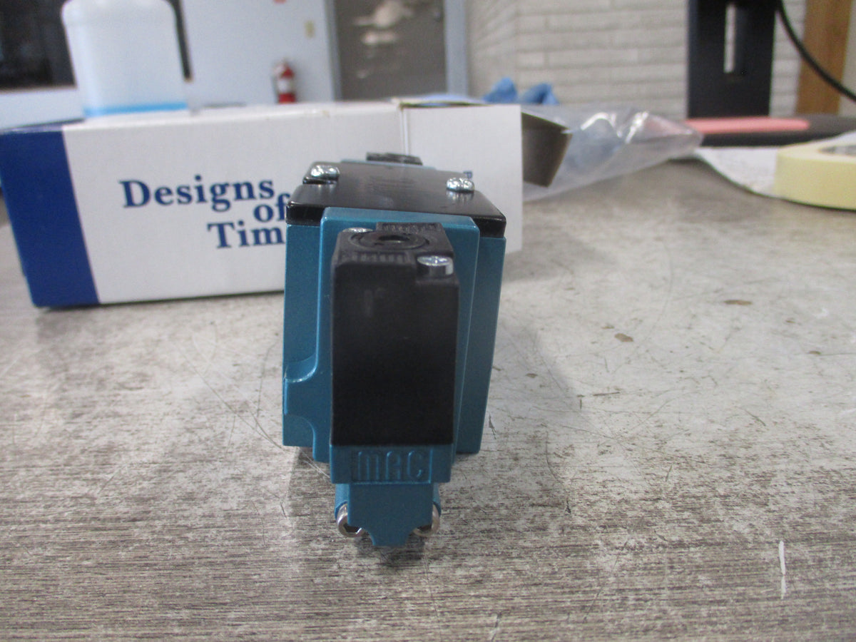 MAC Solenoid Valve 82A-DA-000-TM-DAAP-1DA New Surplus