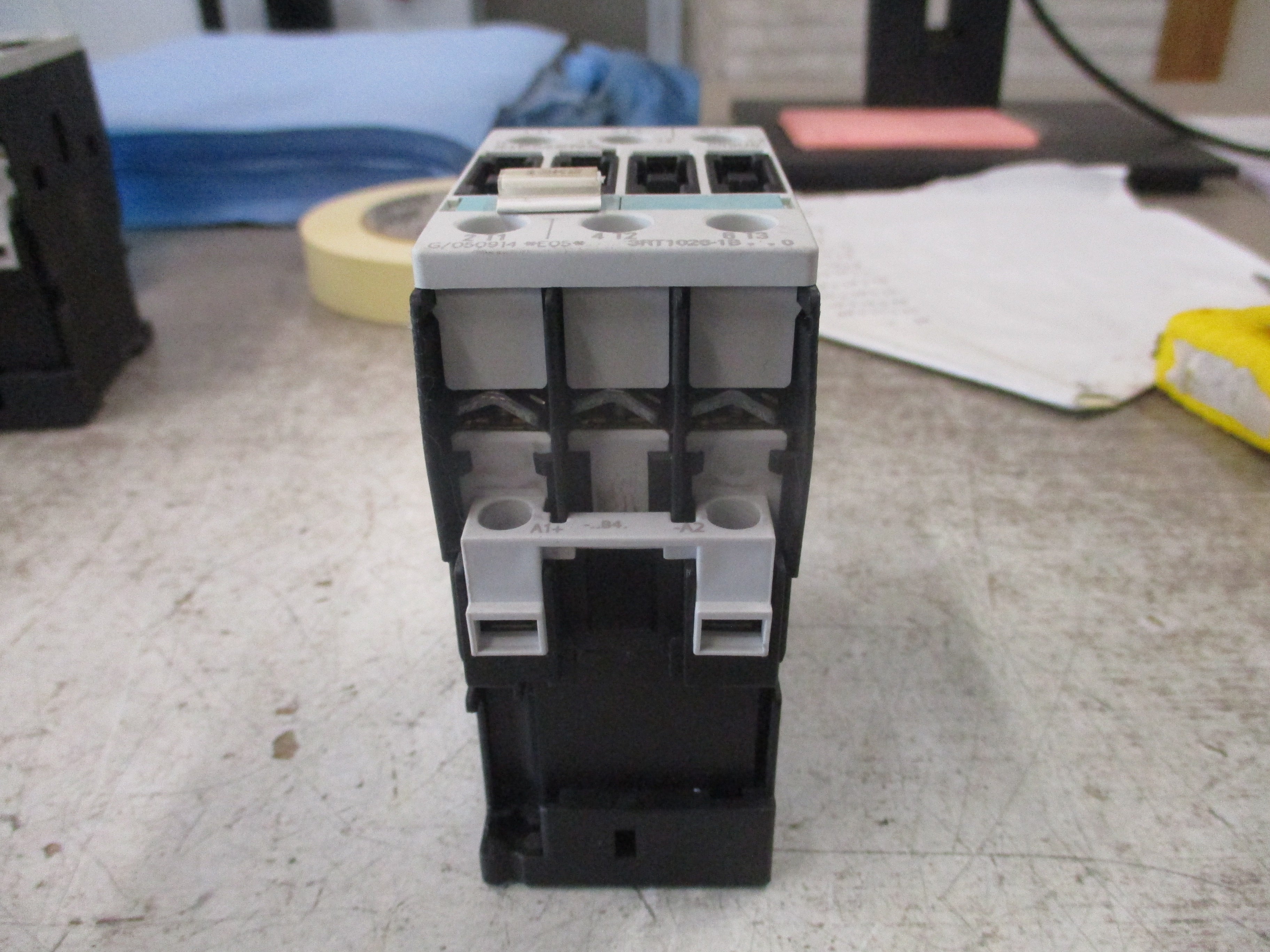 Siemens Sirius Contactor 3RT1026-B1..0 24VDC Coil 35A 600V W/Surge Suppressor