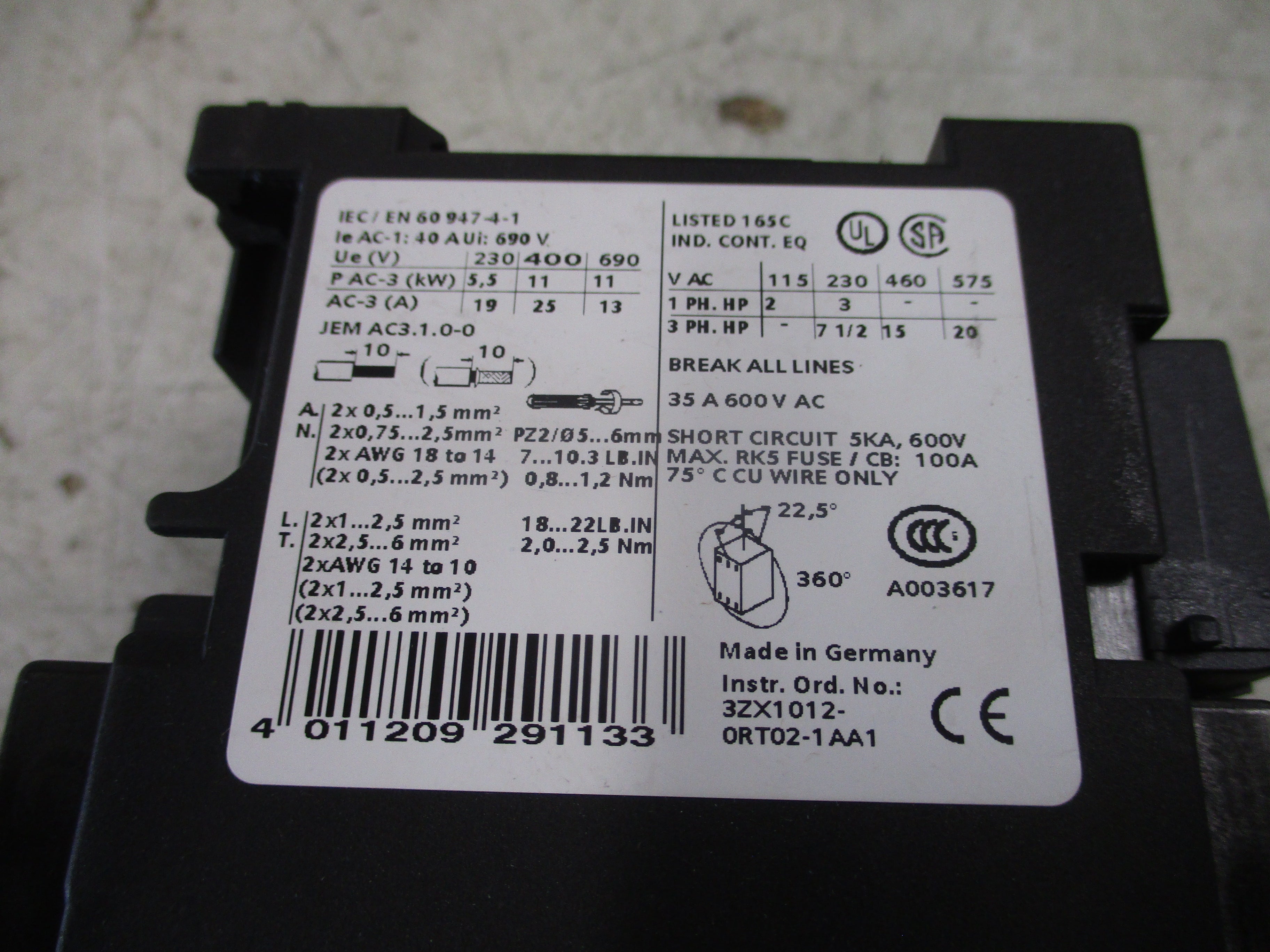 Siemens Sirius Contactor 3RT1026-B1..0 24VDC Coil 35A 600V W/Surge Suppressor