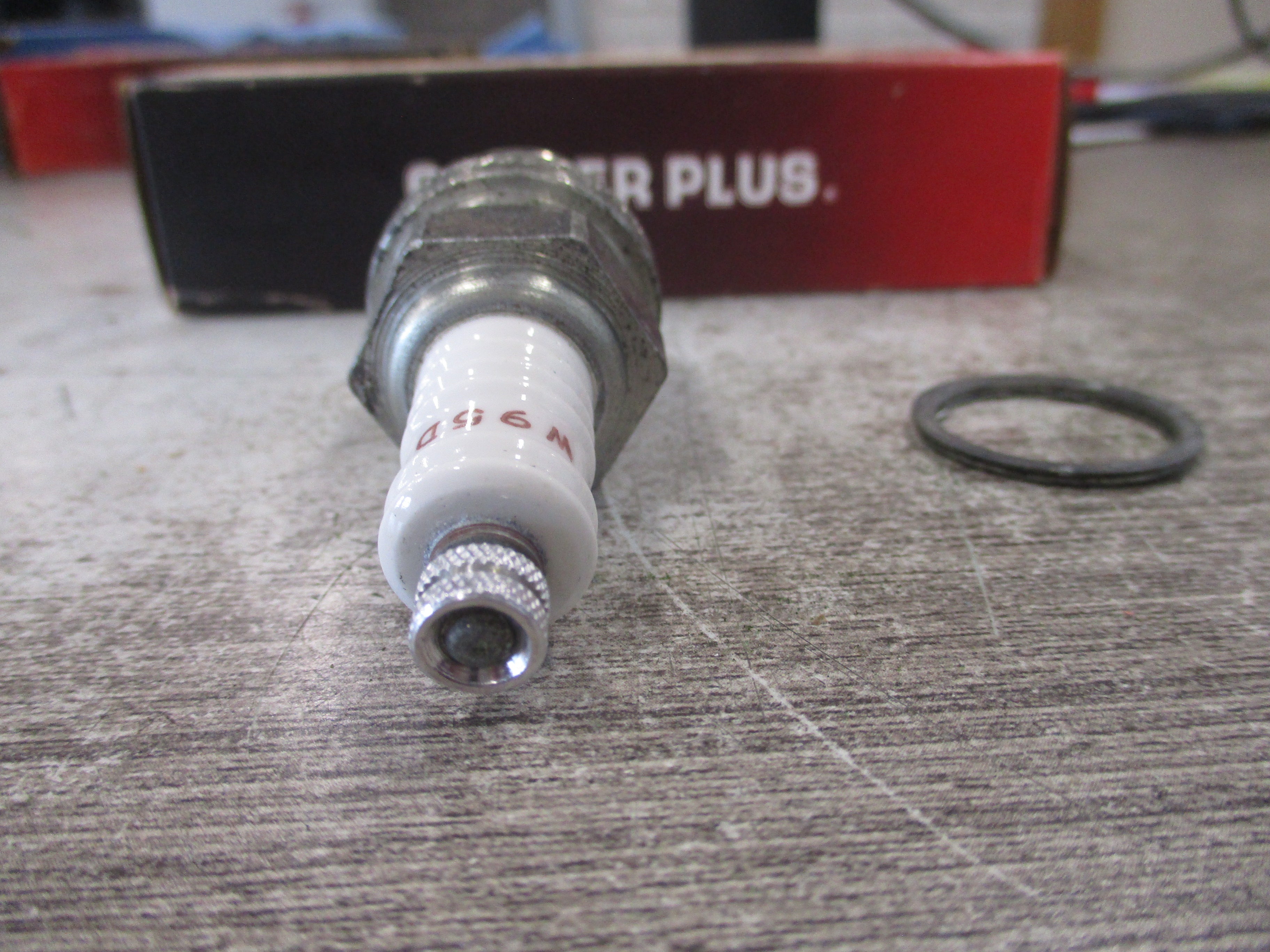 Champion Spark Plug 562 W95D New Surplus