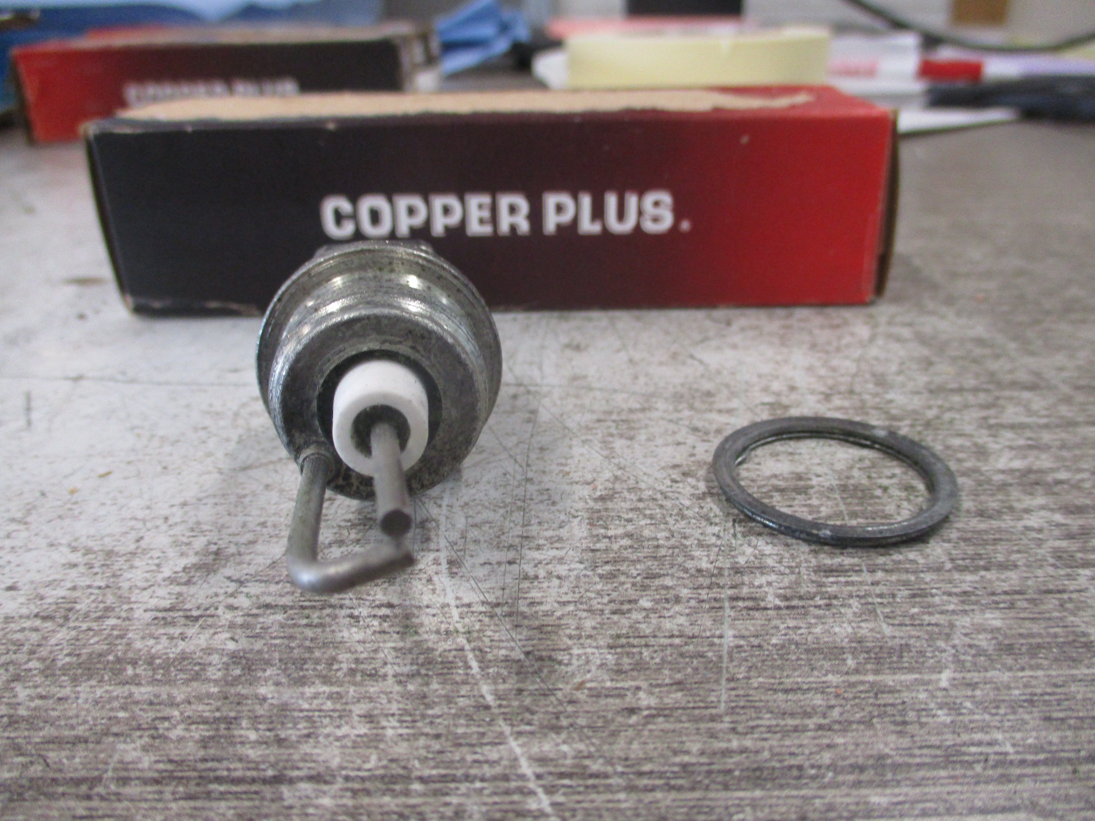 Champion Spark Plug 562 W95D New Surplus