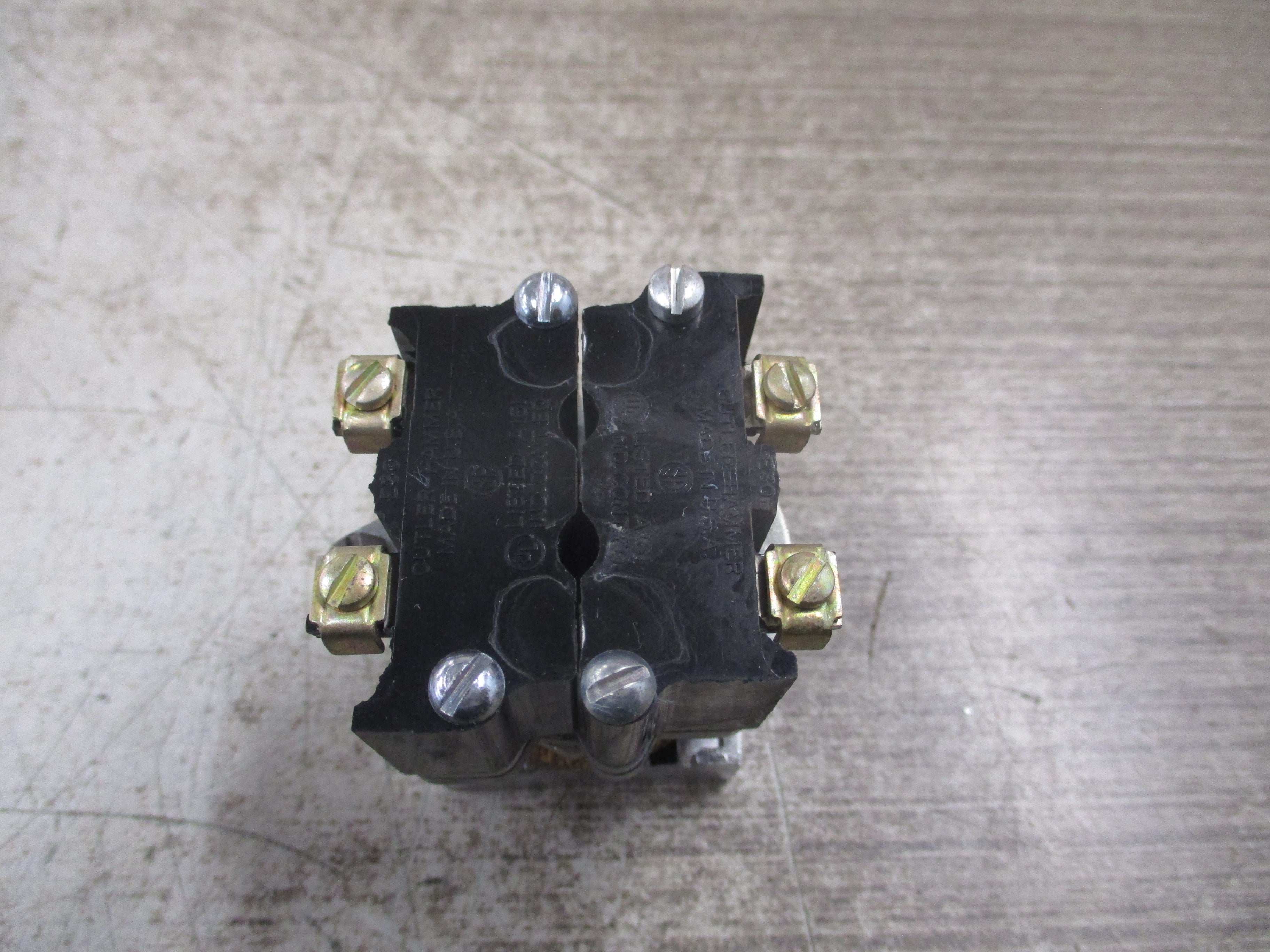 Cutler-Hammer Compact Pushbutton Indicating Light E30CG 12V New Surplus