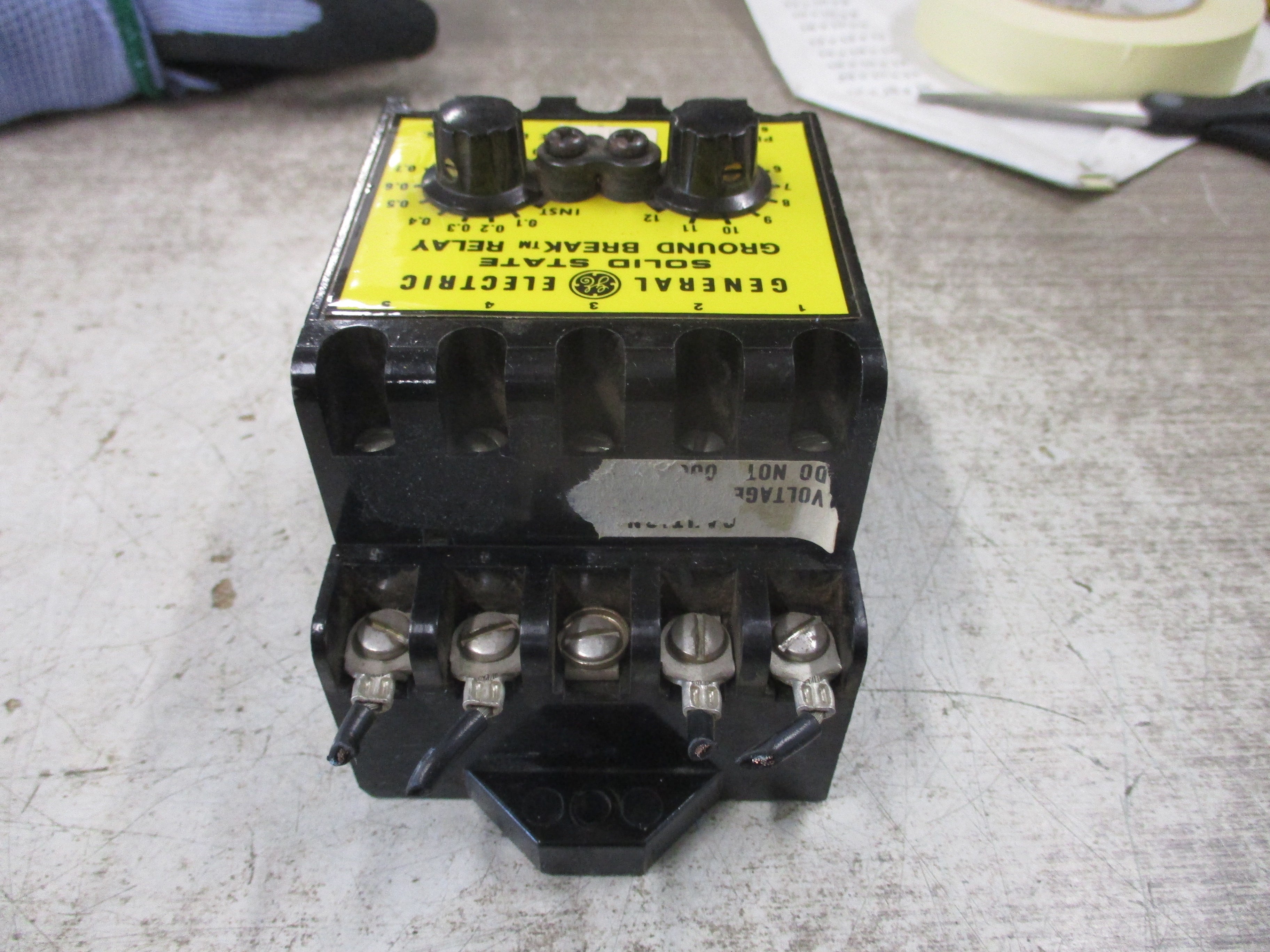 GE Solid State Ground Relay TGMR1 2-12A .1-1 Time Delay *Chipped Corner* Used