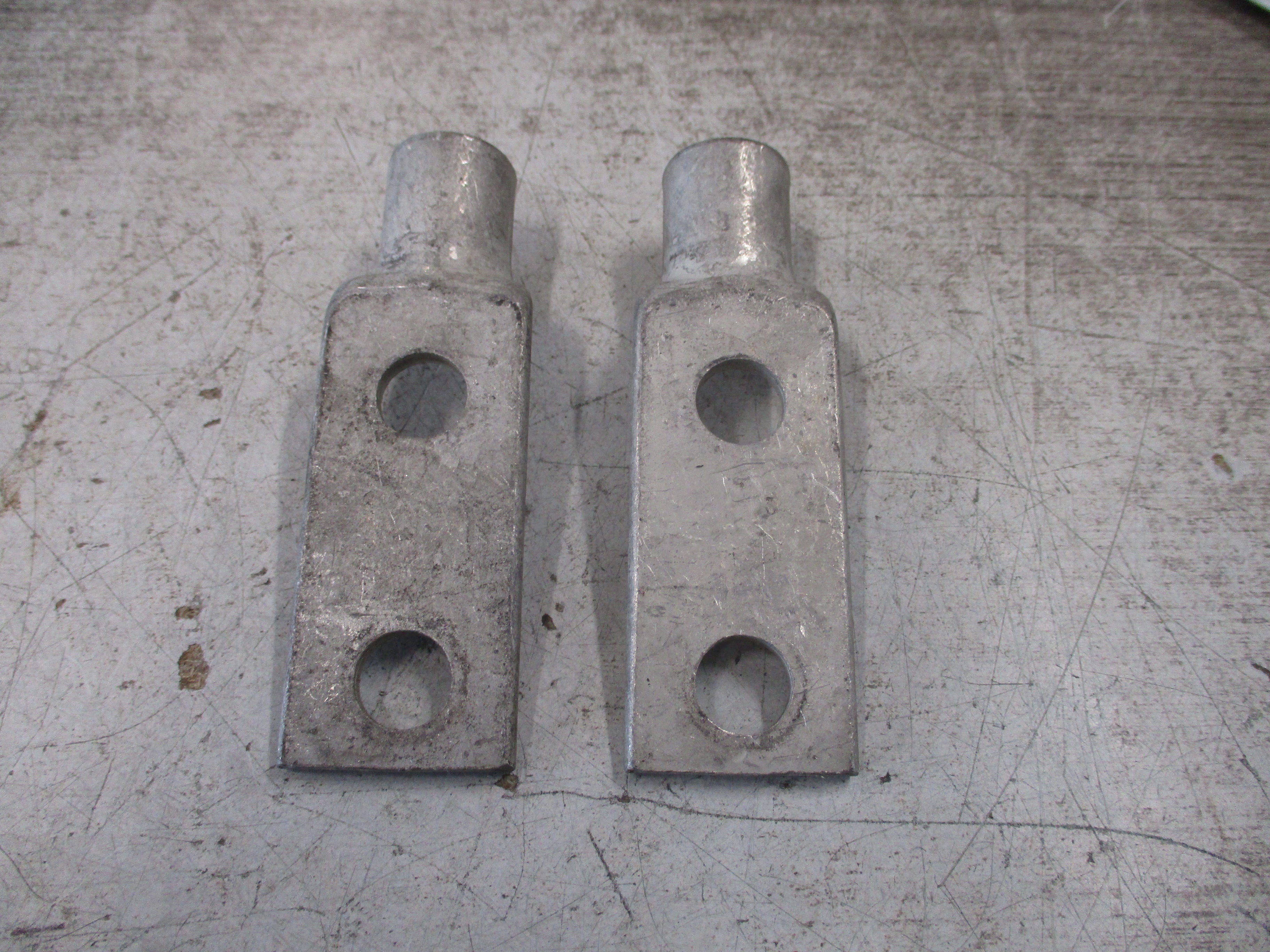 Thomas & Betts Crimp Lug 350 2-Hole 350 MCM *No Box* *Lot of 2* New Surplus