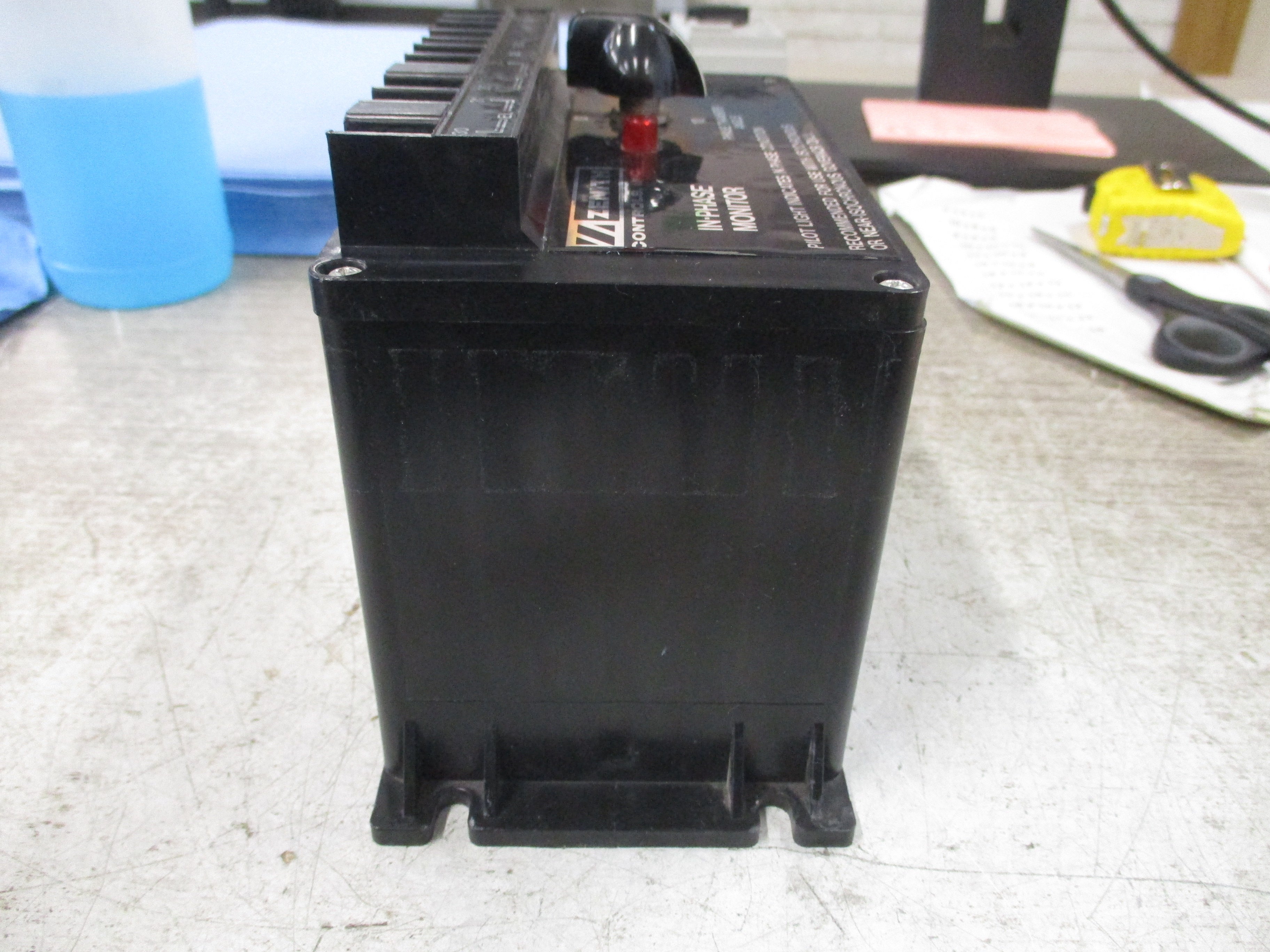 Zenith Controls R-43 In-Phase Monitor K-1199 208V 50/60Hz *No Label* Used