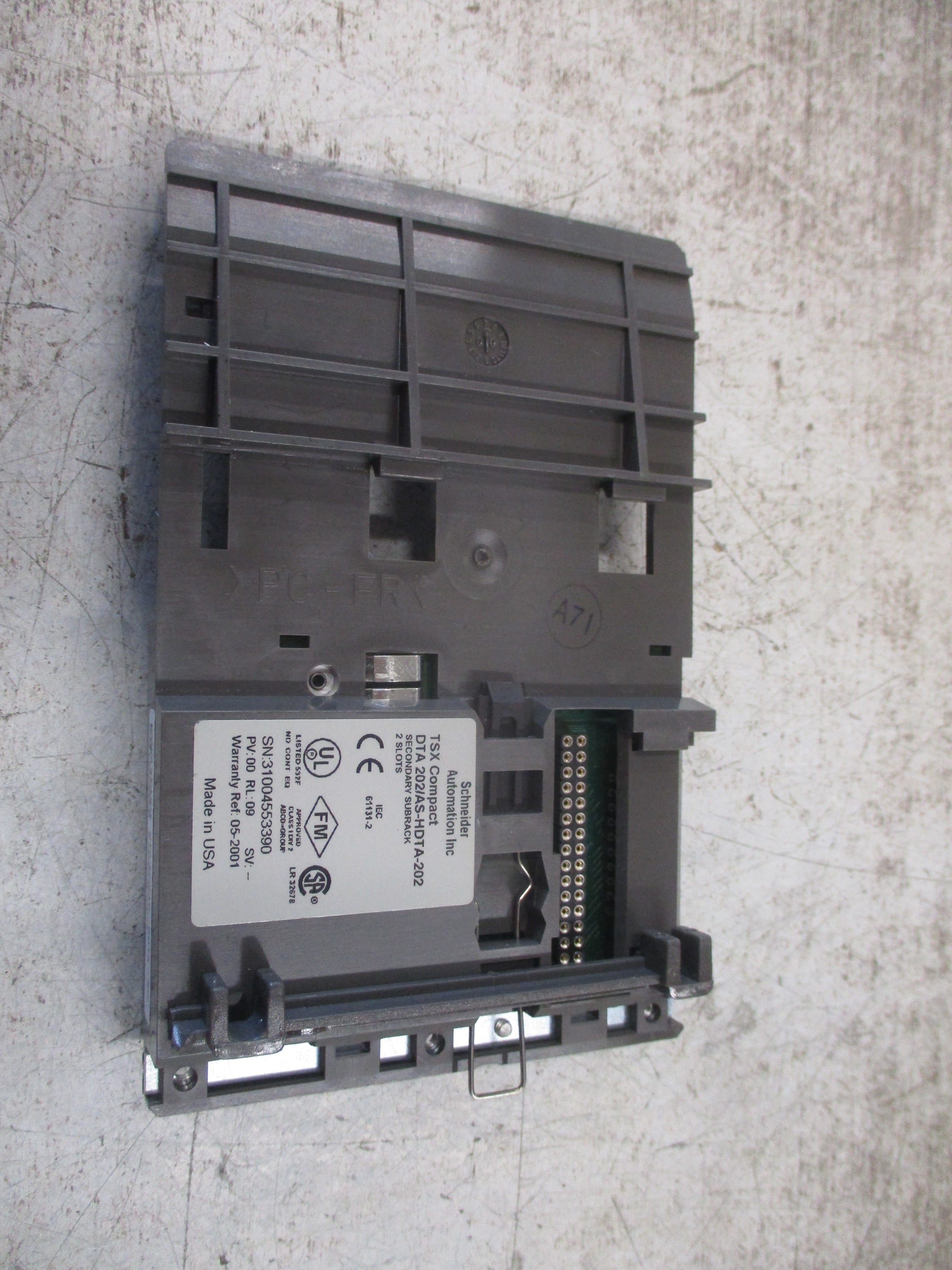 Schneider TSX Compact Secondary Subrack DTA202/AS-HDTA-202 2-Slot Used