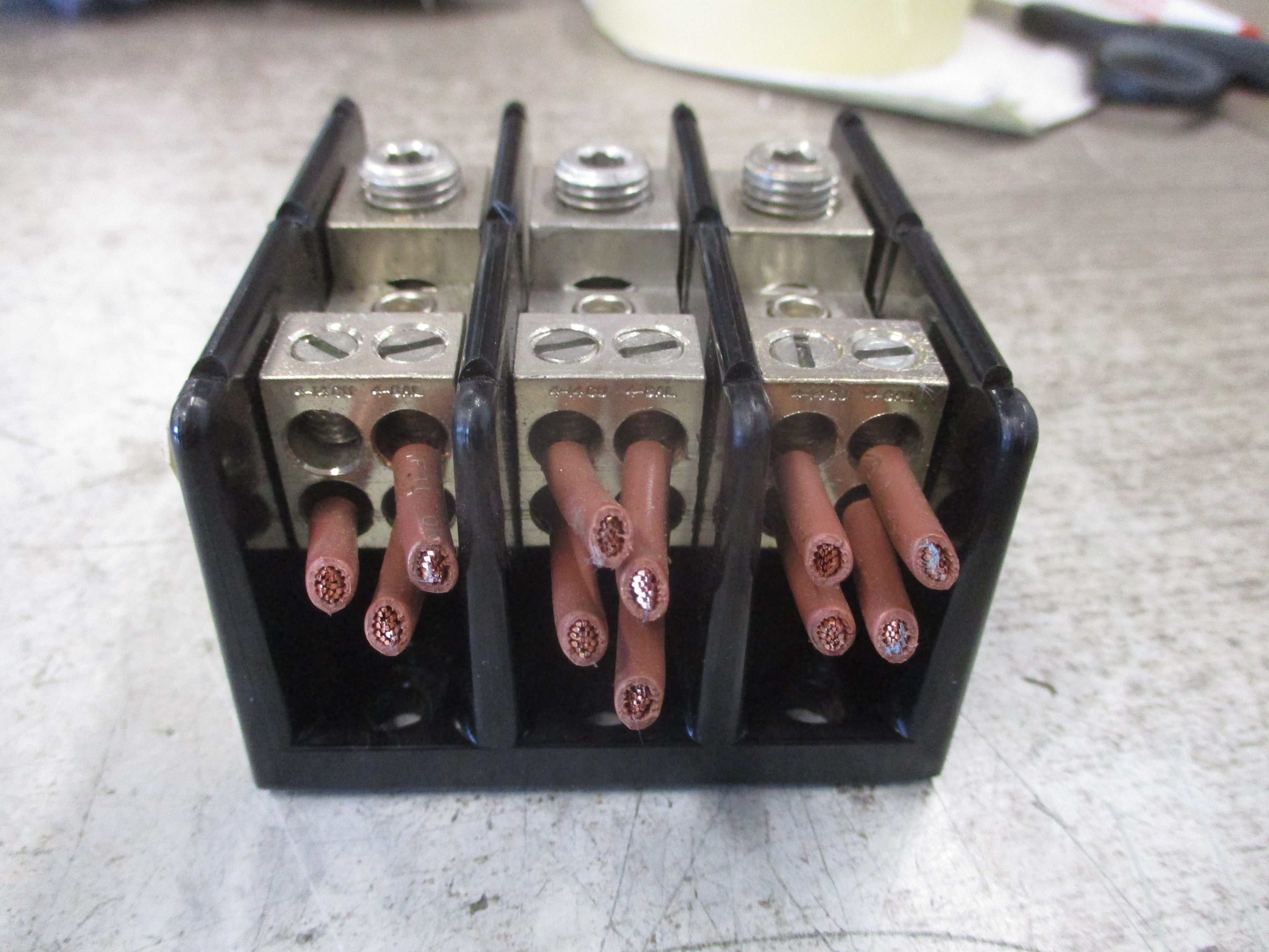 Cooper Bussmann Power Distribution Block 16220-3 175A 600V 3P Line: 2/0-14