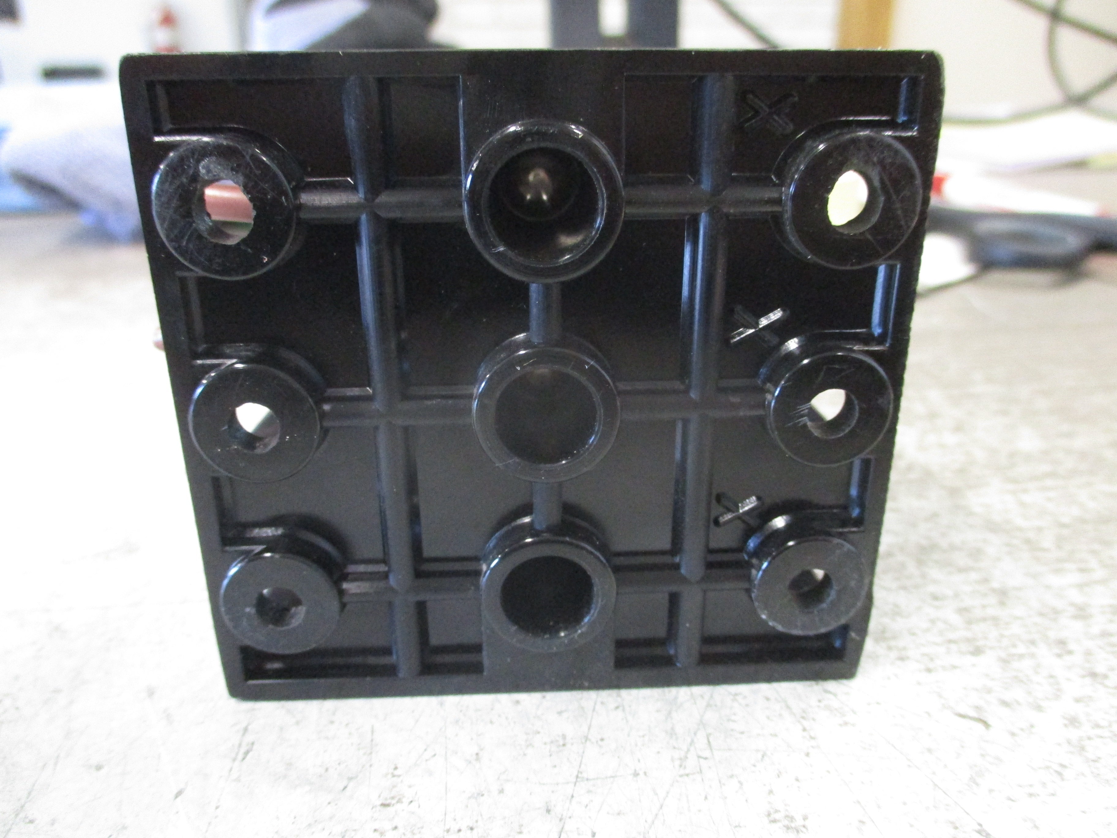 Cooper Bussmann Power Distribution Block 16220-3 175A 600V 3P Line: 2/0-14