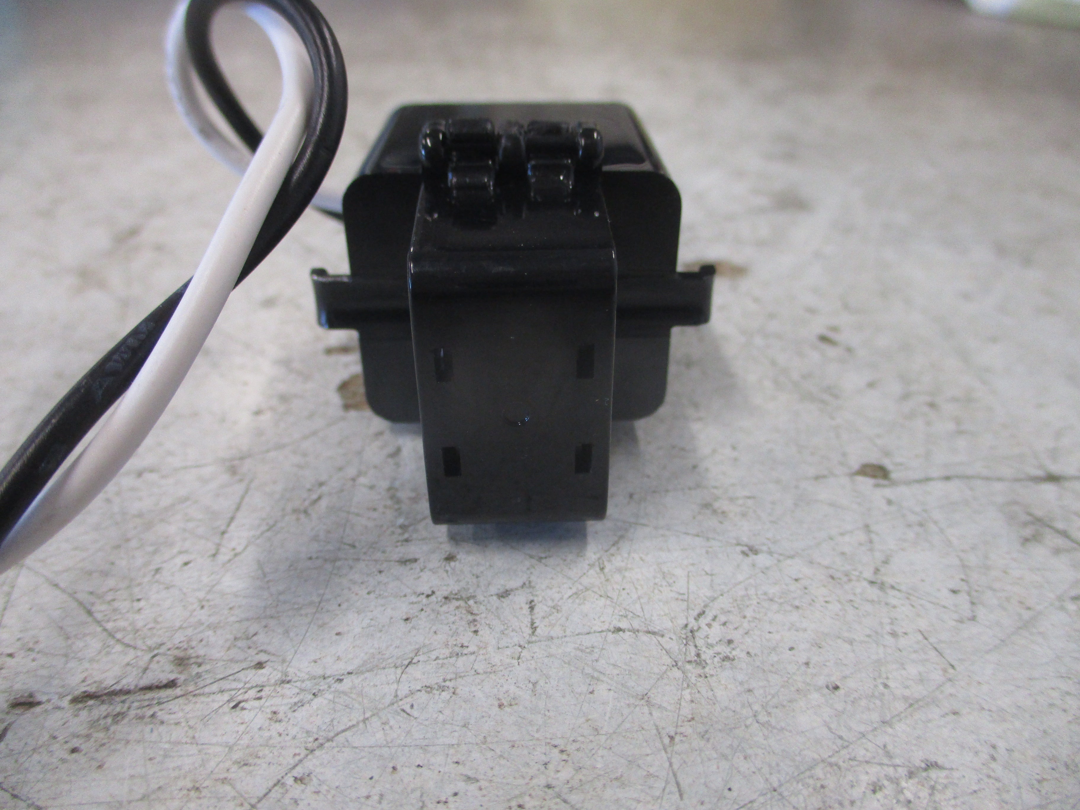 Schneider Electric Current Transformer METSEHDPM75A12 Input: 75A Output: 0.250V