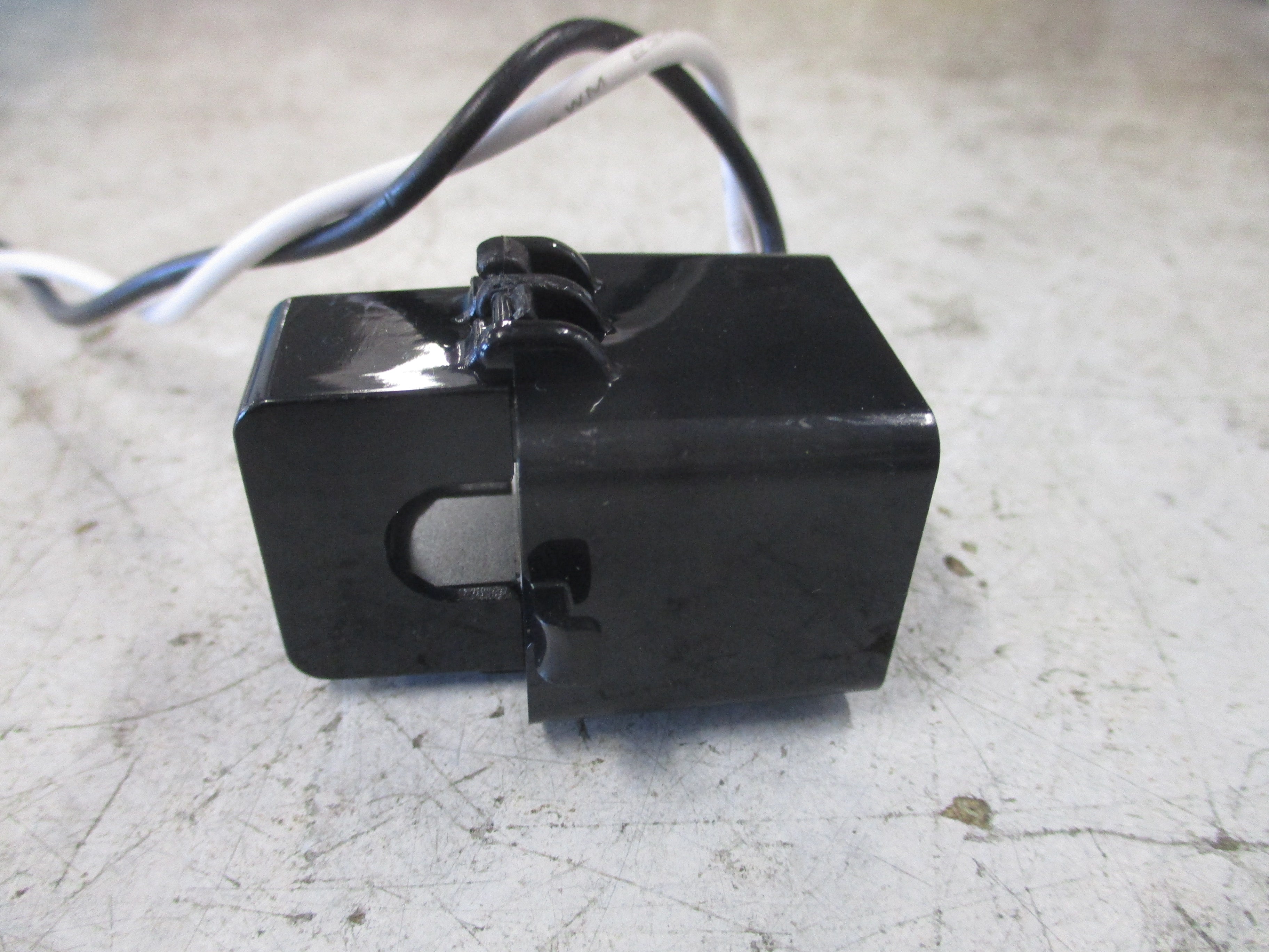 Schneider Electric Current Transformer METSEHDPM75A12 Input: 75A Output: 0.250V