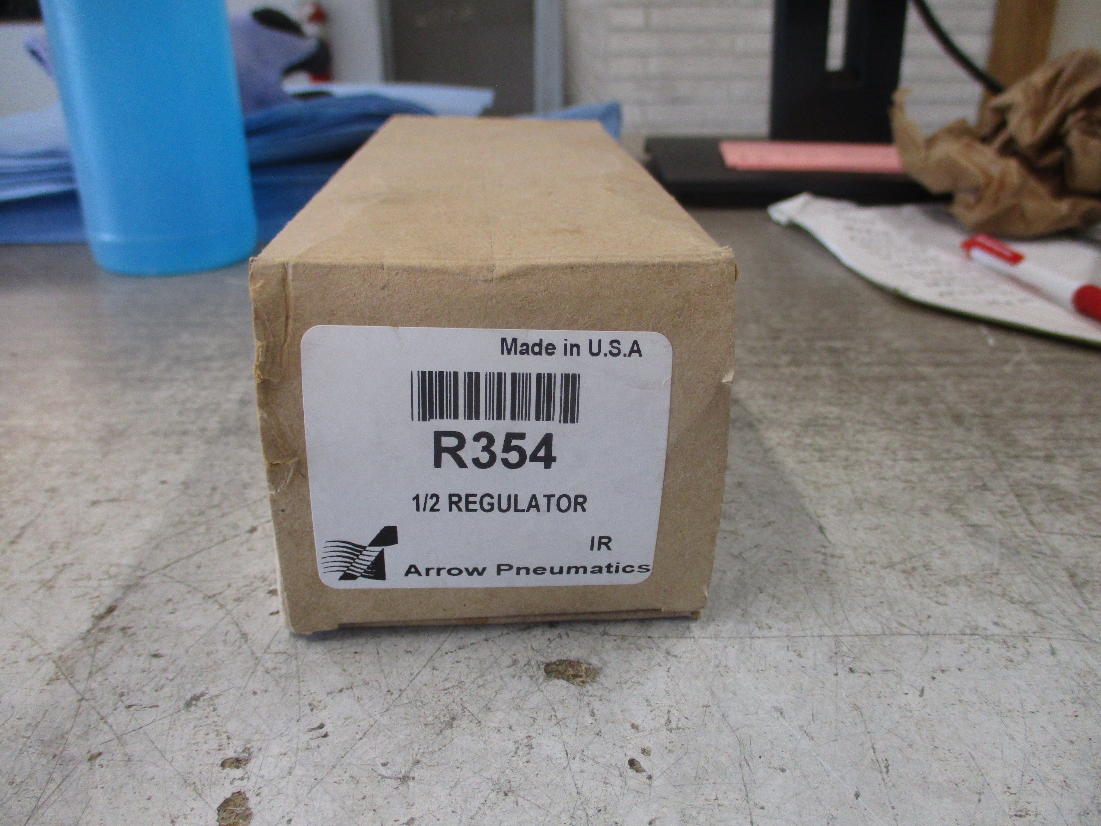 Arrow pneumatics Regulator R354 1/2" *Missing Plug & Cover* New Surplus