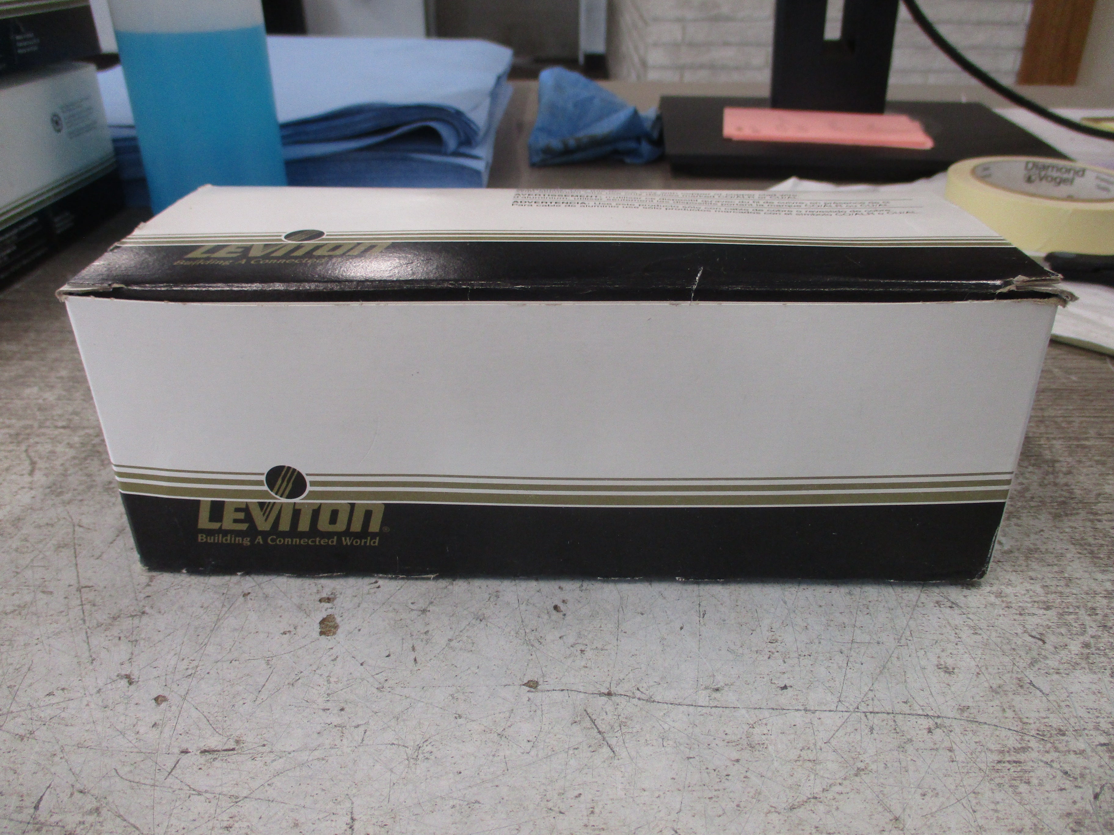 Leviton Locking Plug 4720-C 15A 125V 2P 3W Nema L5-15P *Box of 10* New Surplus