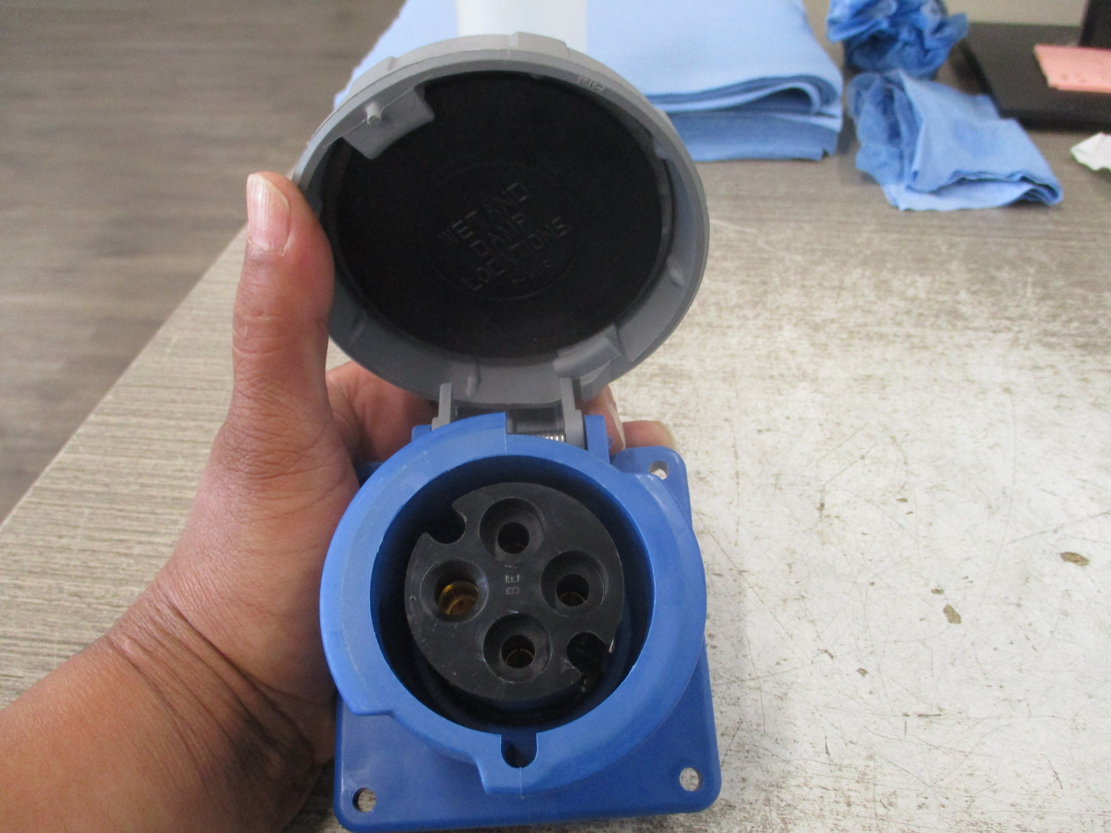 Hubbell Receptacle 430R9W 30A 250V 3Ph Used