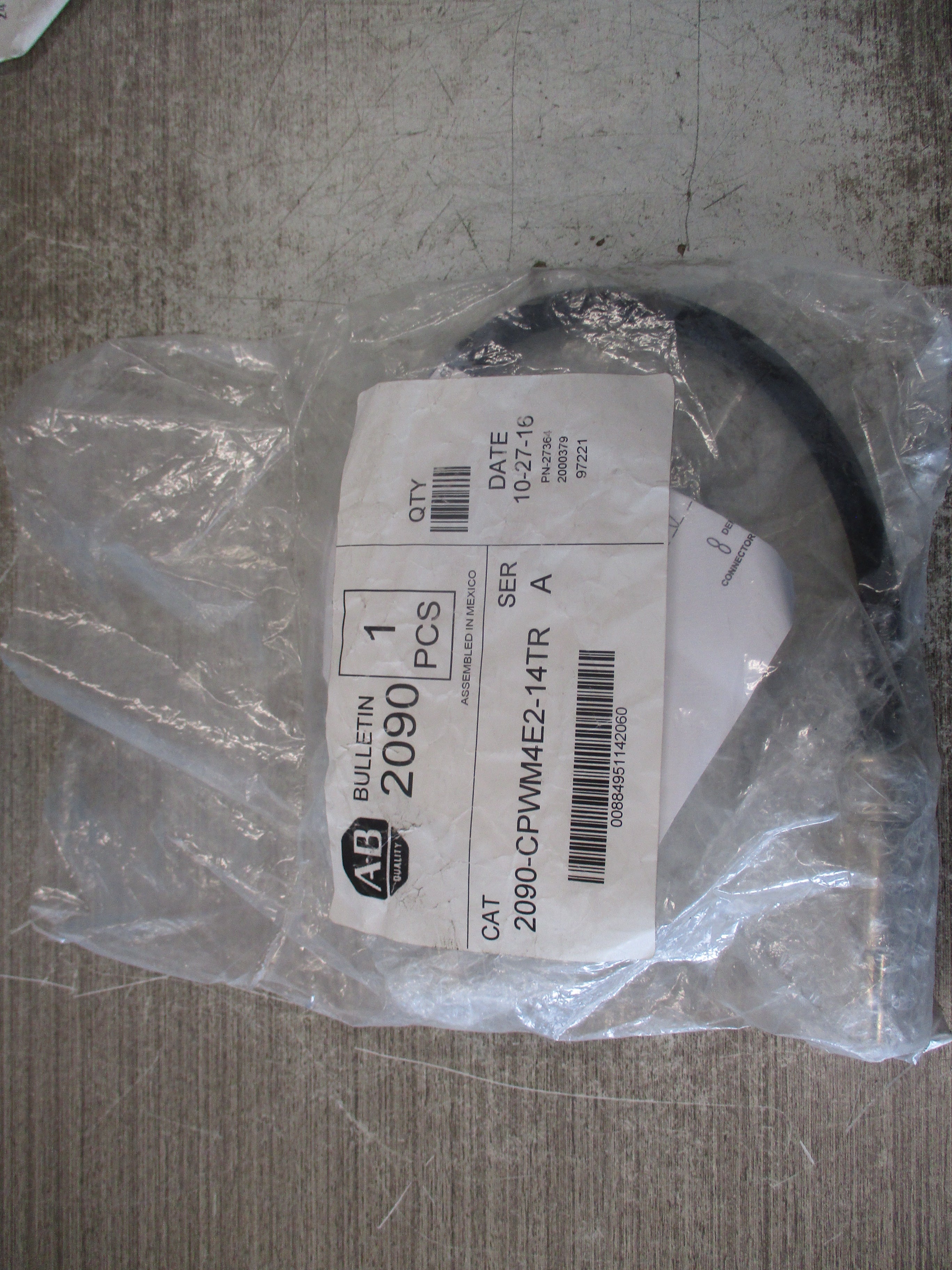 Allen-Bradley Transition Cable 2090-CPWM4E2-14TR Ser. A *No Box* New Surplus